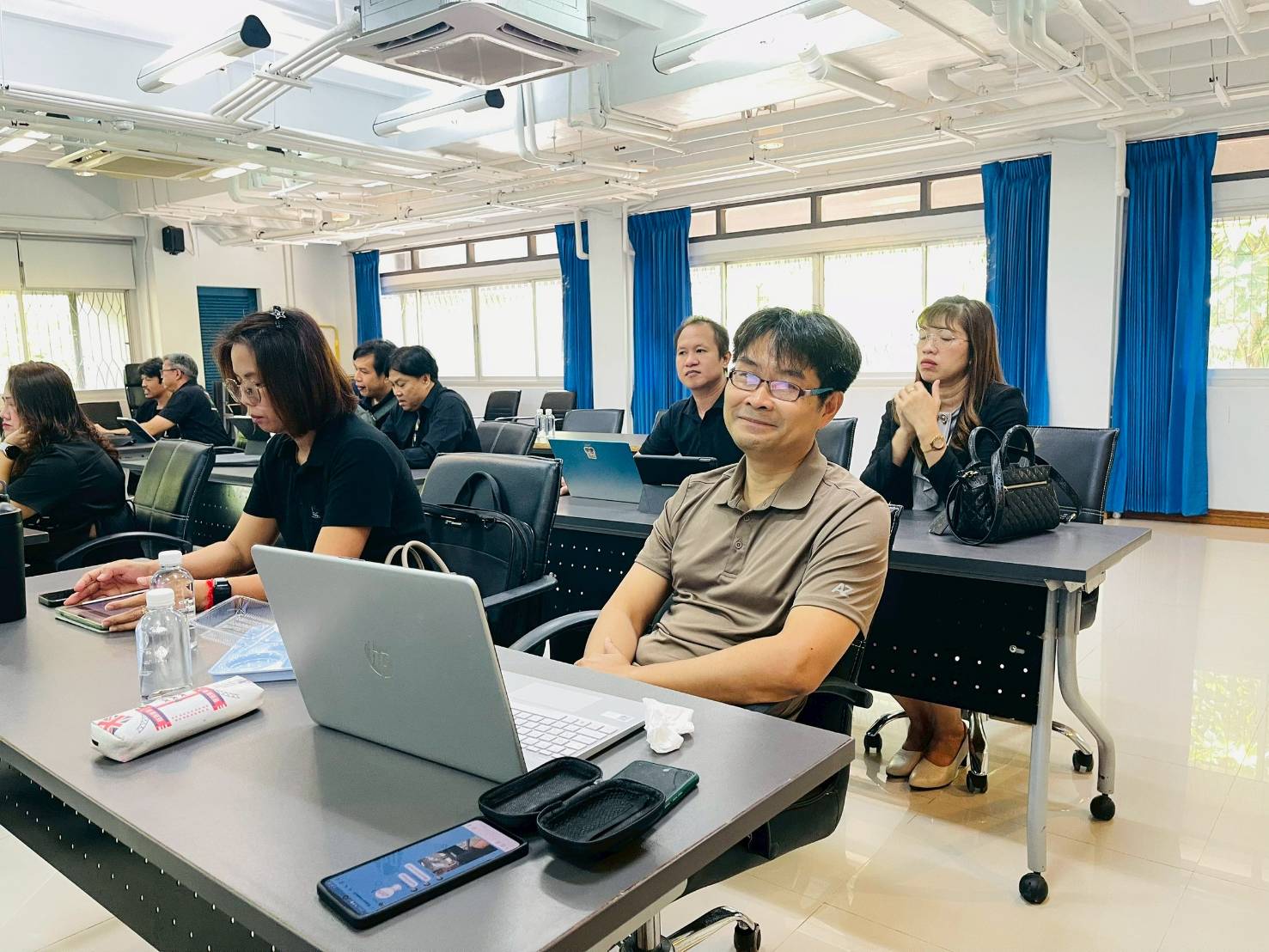 คณะวิทยาศาสตร์และเทคโนโลยี จัดโครงการอบรมเชิงปฏิบัติการ เรื่อง "การจัดการศึกษาที่มุ่งเน้นผลลัพธ์ (OBE) และการจัดทำรายงานการประเมินตนเอง (SAR) ระดับหลักสูตรตามเกณฑ์ AUN-QA" ณ ห้องประชุมปะการัง คณะวิทยาศาสตร์และเทคโนโลยี มหาวิทยาลัยราชภัฏรำไพพรรณี