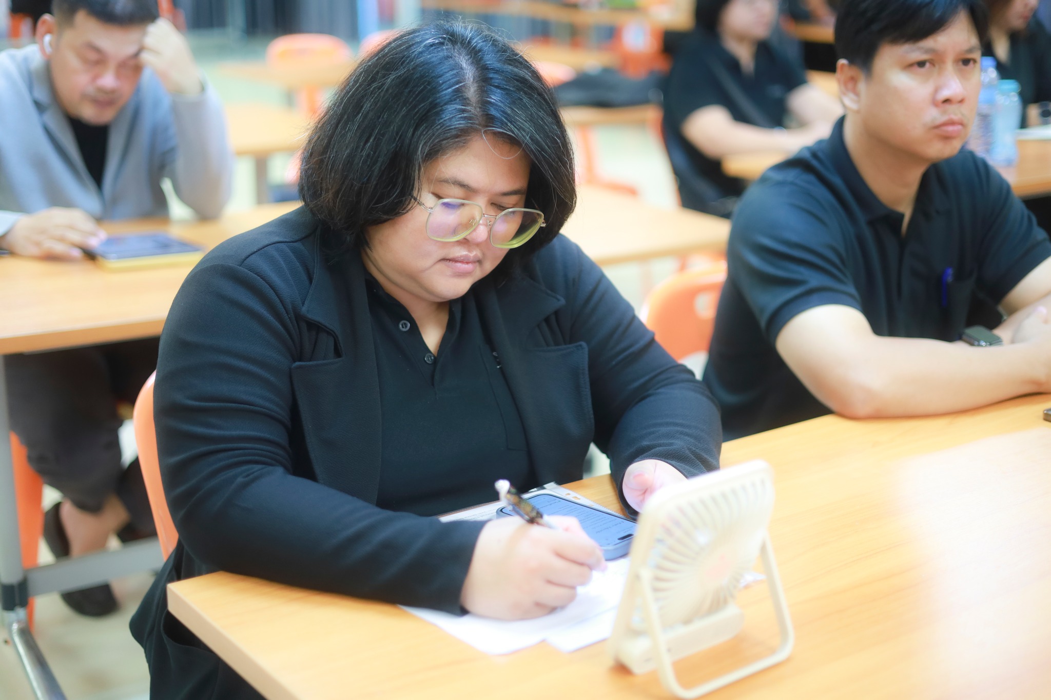 ศูนย์ประสานงาน อพ.สธ.-มร.รพ. จัดอบรมปฏิบัติการการพัฒนาแผนงานวิจัยและข้อเสนอโครงการบริการวิชาการ อพ.สธ. ปี 2571