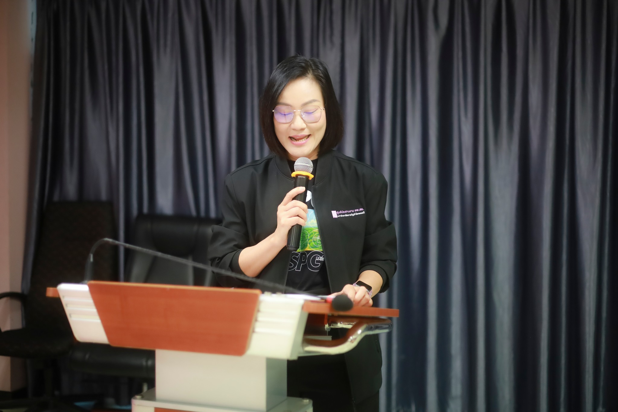 ศูนย์ประสานงาน อพ.สธ.-มร.รพ. จัดอบรมปฏิบัติการการพัฒนาแผนงานวิจัยและข้อเสนอโครงการบริการวิชาการ อพ.สธ. ปี 2571