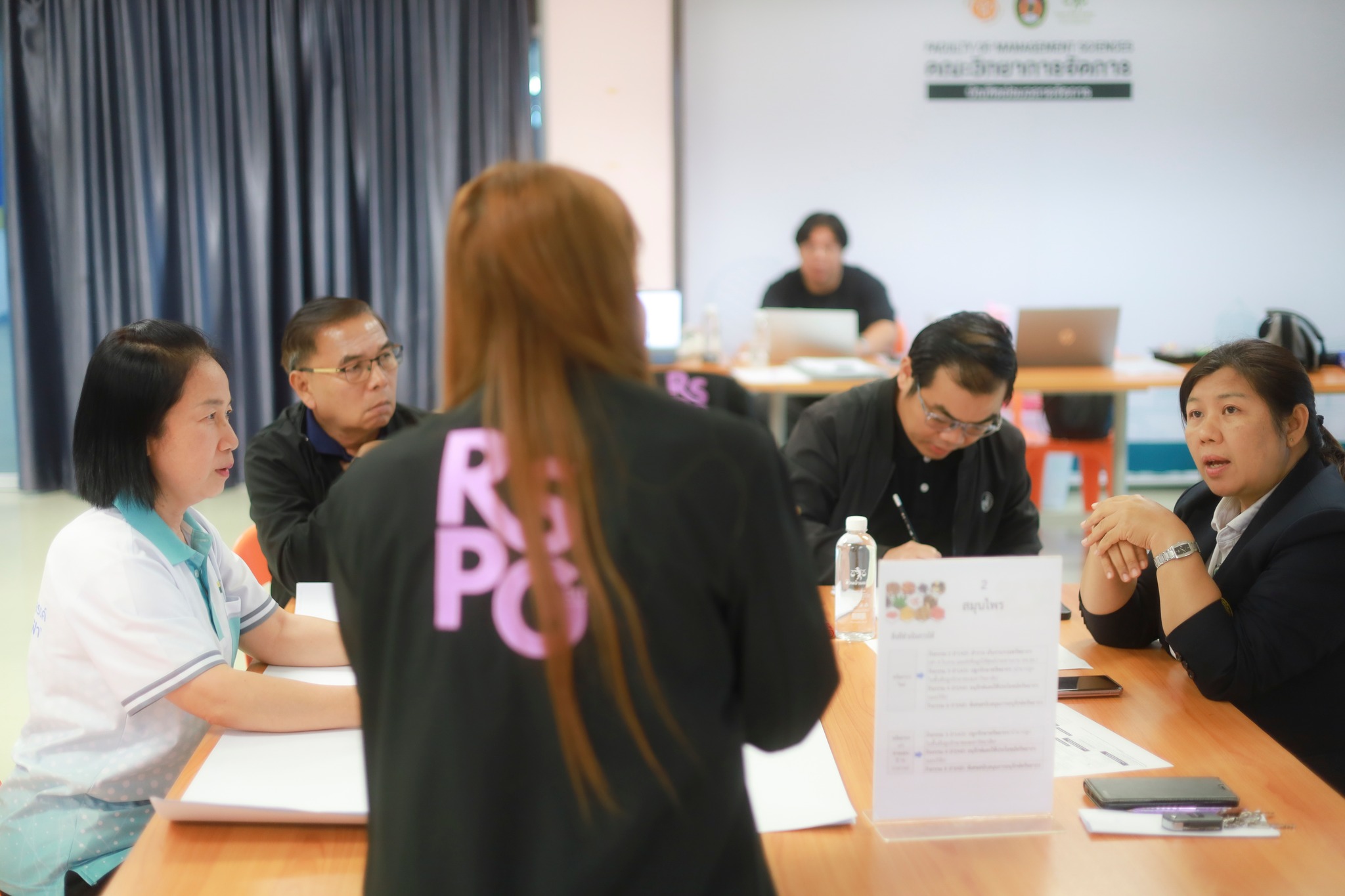 ศูนย์ประสานงาน อพ.สธ.-มร.รพ. จัดอบรมปฏิบัติการการพัฒนาแผนงานวิจัยและข้อเสนอโครงการบริการวิชาการ อพ.สธ. ปี 2571