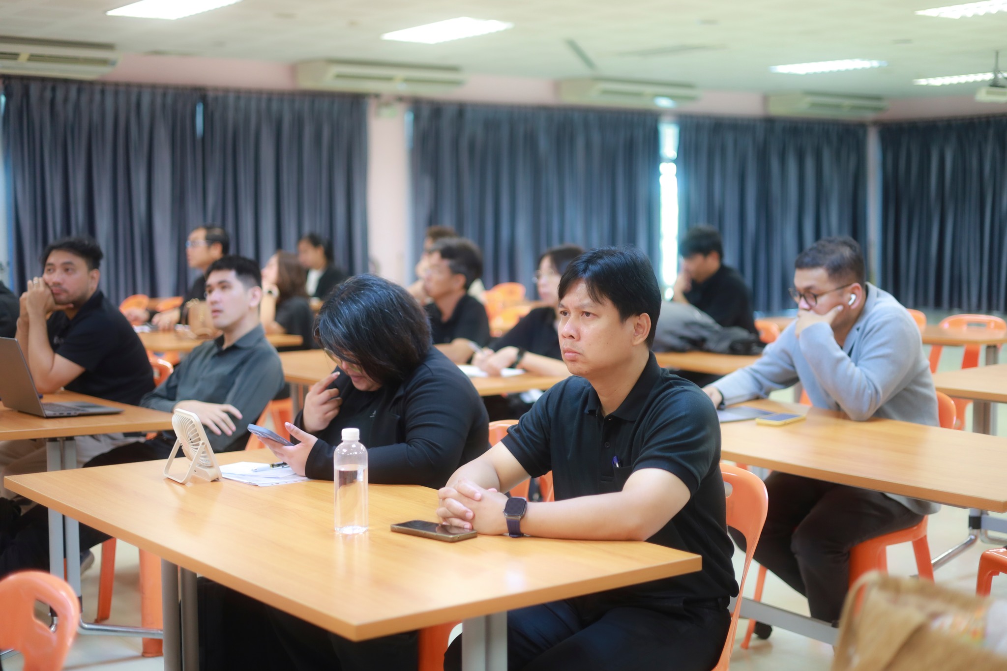 ศูนย์ประสานงาน อพ.สธ.-มร.รพ. จัดอบรมปฏิบัติการการพัฒนาแผนงานวิจัยและข้อเสนอโครงการบริการวิชาการ อพ.สธ. ปี 2571