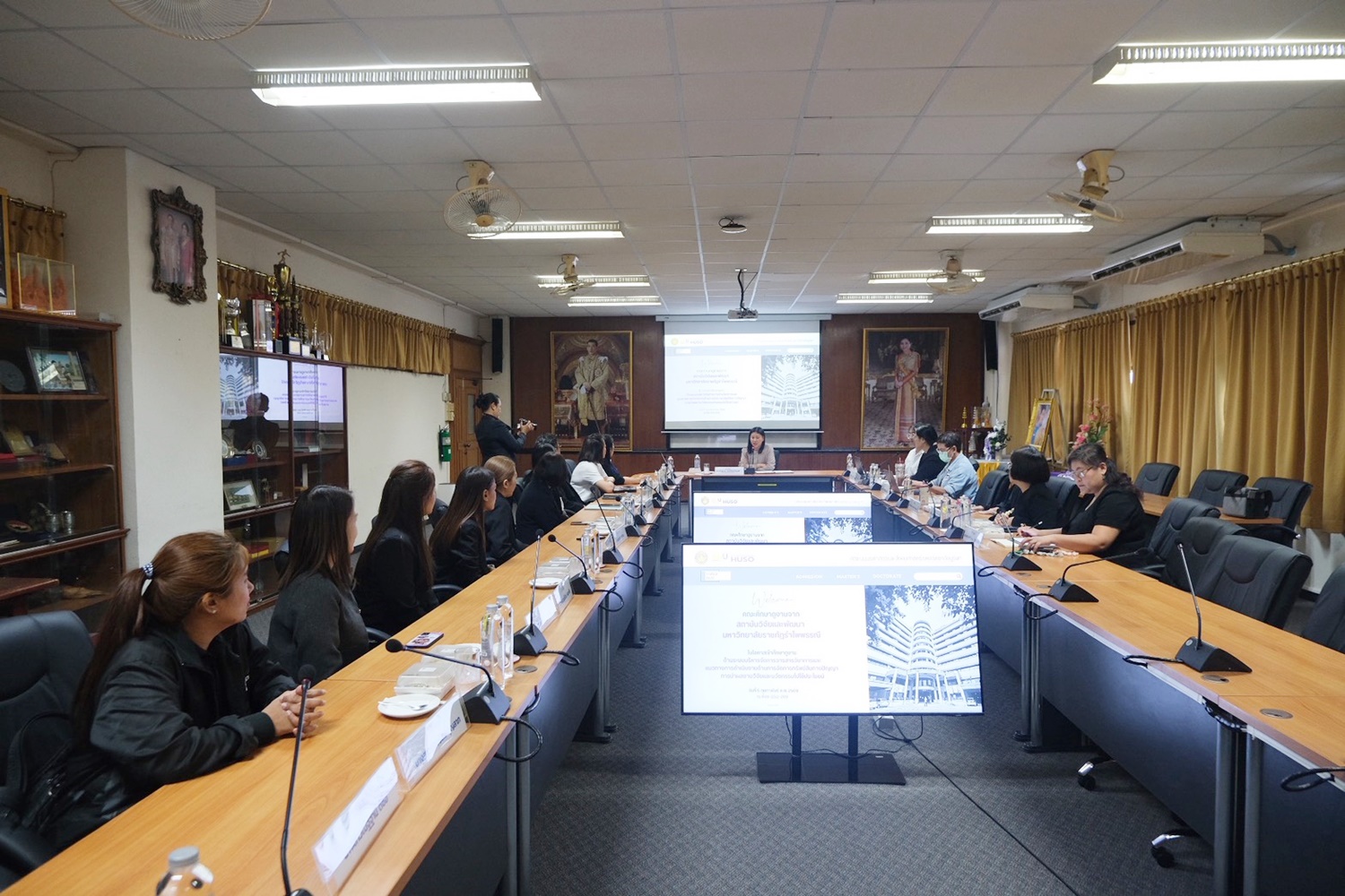 RBRU Research and Development Institute Visits Burapha University’s Faculty of Humanities and Social Sciences
