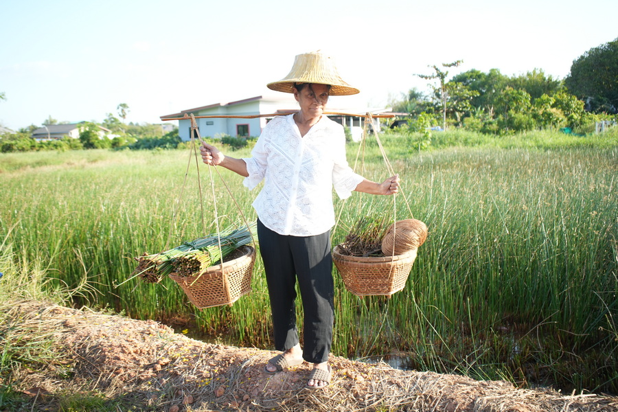 มรภ.รำไพพรรณี เชิดชูครูช่างเสื่อจันทบูร มอบรางวัล “ศิลปสานพรรณี” สืบสานมรดกภูมิปัญญา
