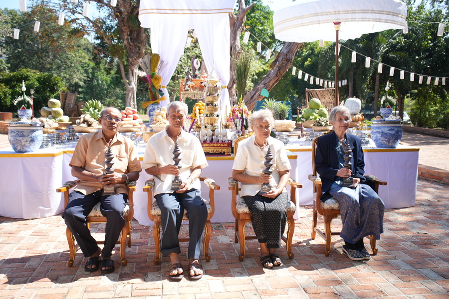มรภ.รำไพพรรณี เชิดชูครูช่างเสื่อจันทบูร มอบรางวัล “ศิลปสานพรรณี” สืบสานมรดกภูมิปัญญา