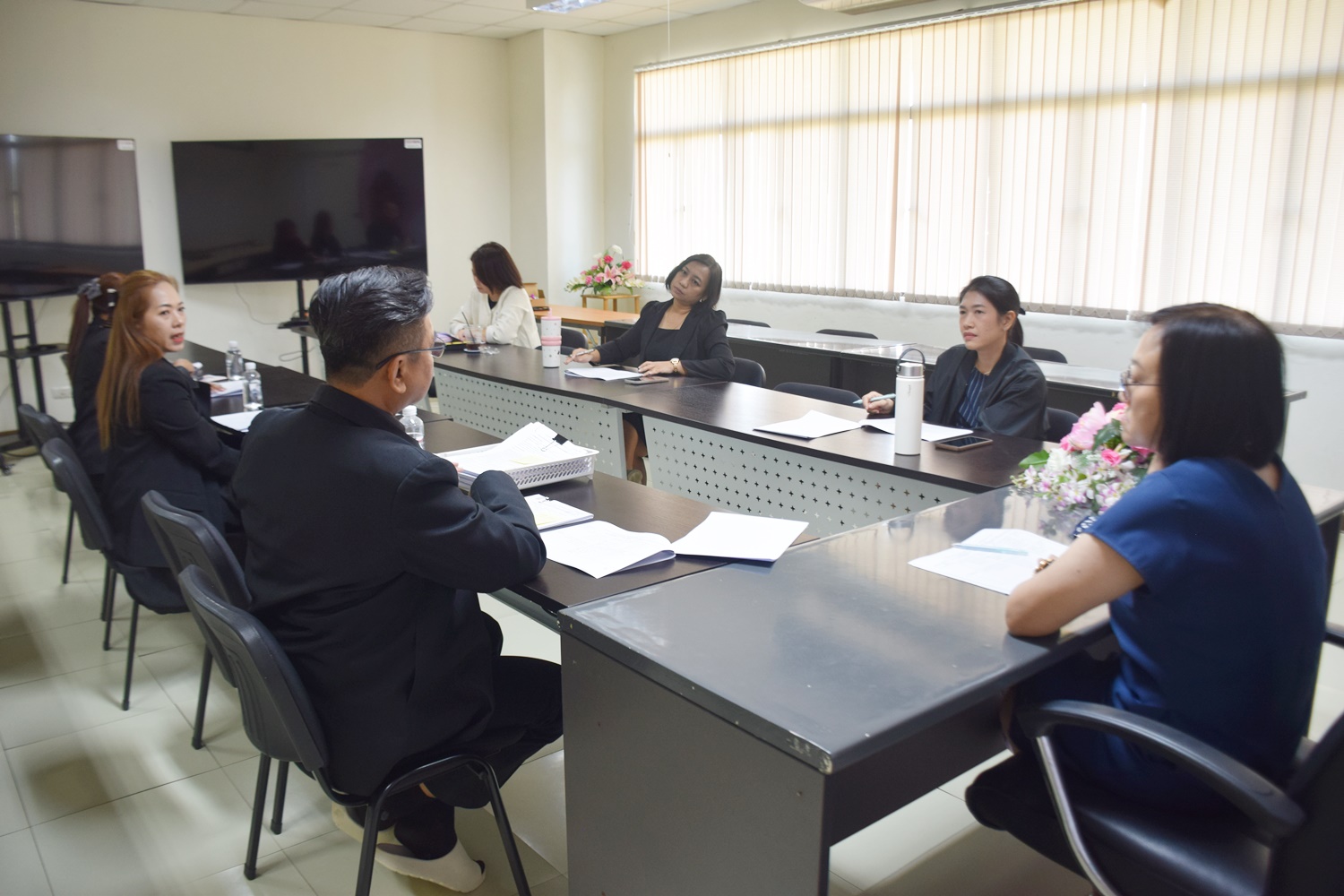 การประชุมคณะกรรมการสนับสนุนค่าตอบแทนการตีพิมพ์ผลงานวิจัย ฯ สถาบันวิจัยและพัฒนา ครั้งที่ 10/2568
