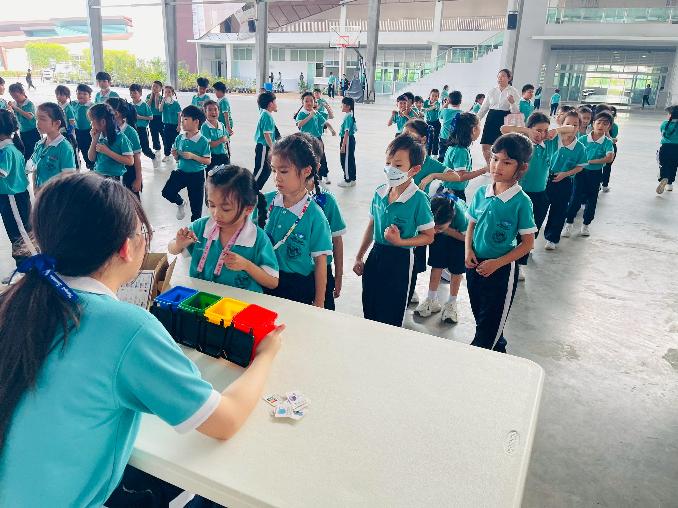 คณะวิทยาศาสตร์และเทคโนโลยี ได้จัดโครงการเสริมทักษะปฏิบัติการวิทยาศาสตร์รถโมบายเคลื่อนที่ (Mobile science) ครั้งที่ 59