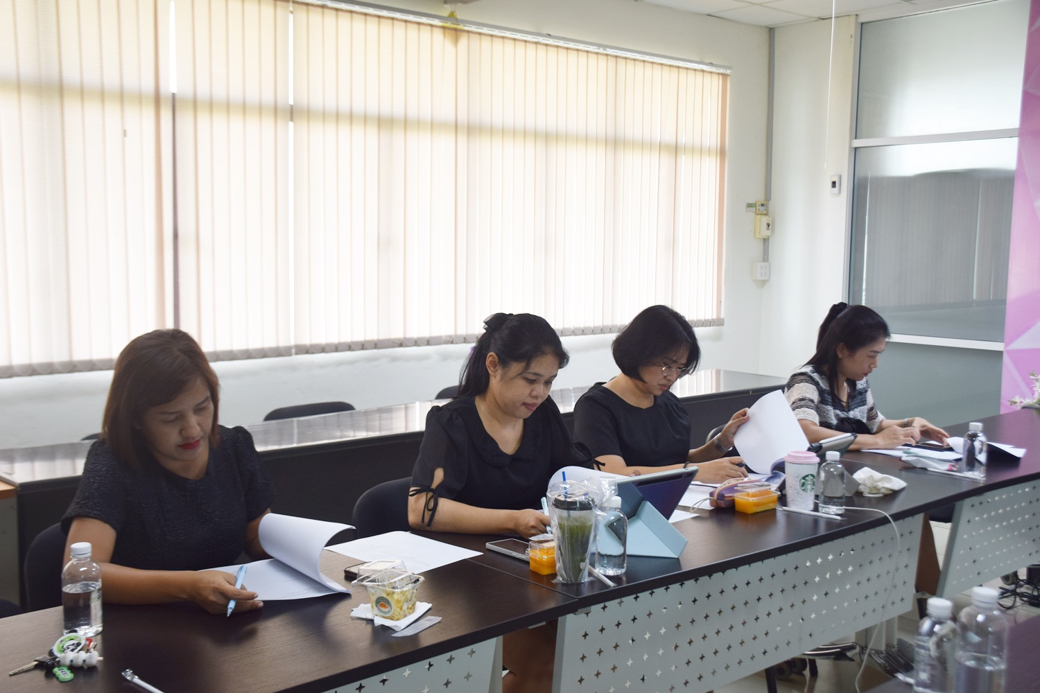 การประชุมคณะอนุกรรมการกองบรรณาธิการวารสารวิจัยรำไพพรรณี  สถาบันวิจัยและพัฒนา ครั้งที่ 1/2569