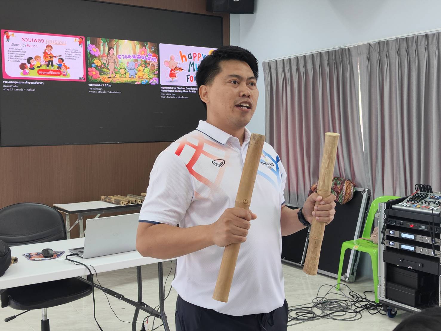 ราชภัฏรำไพพรรณีนำร่องนวัตกรรมเคาะไม้ไผ่ ฟื้นฟูสมองผู้สูงอายุ