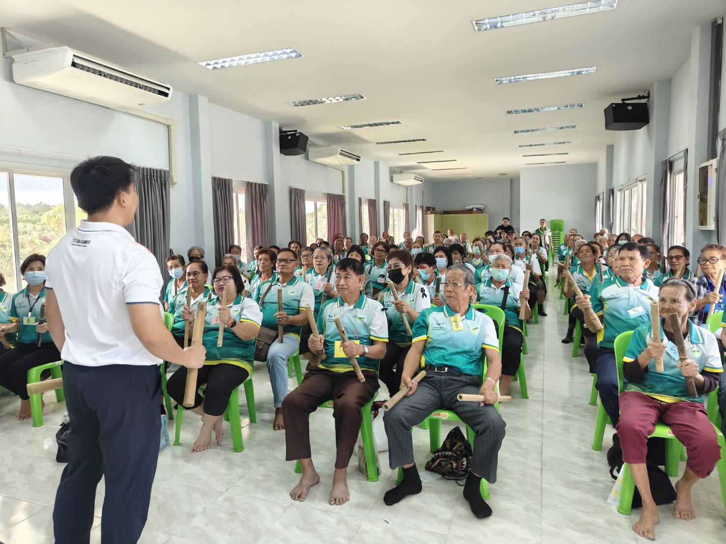 ราชภัฏรำไพพรรณีนำร่องนวัตกรรมเคาะไม้ไผ่ ฟื้นฟูสมองผู้สูงอายุ