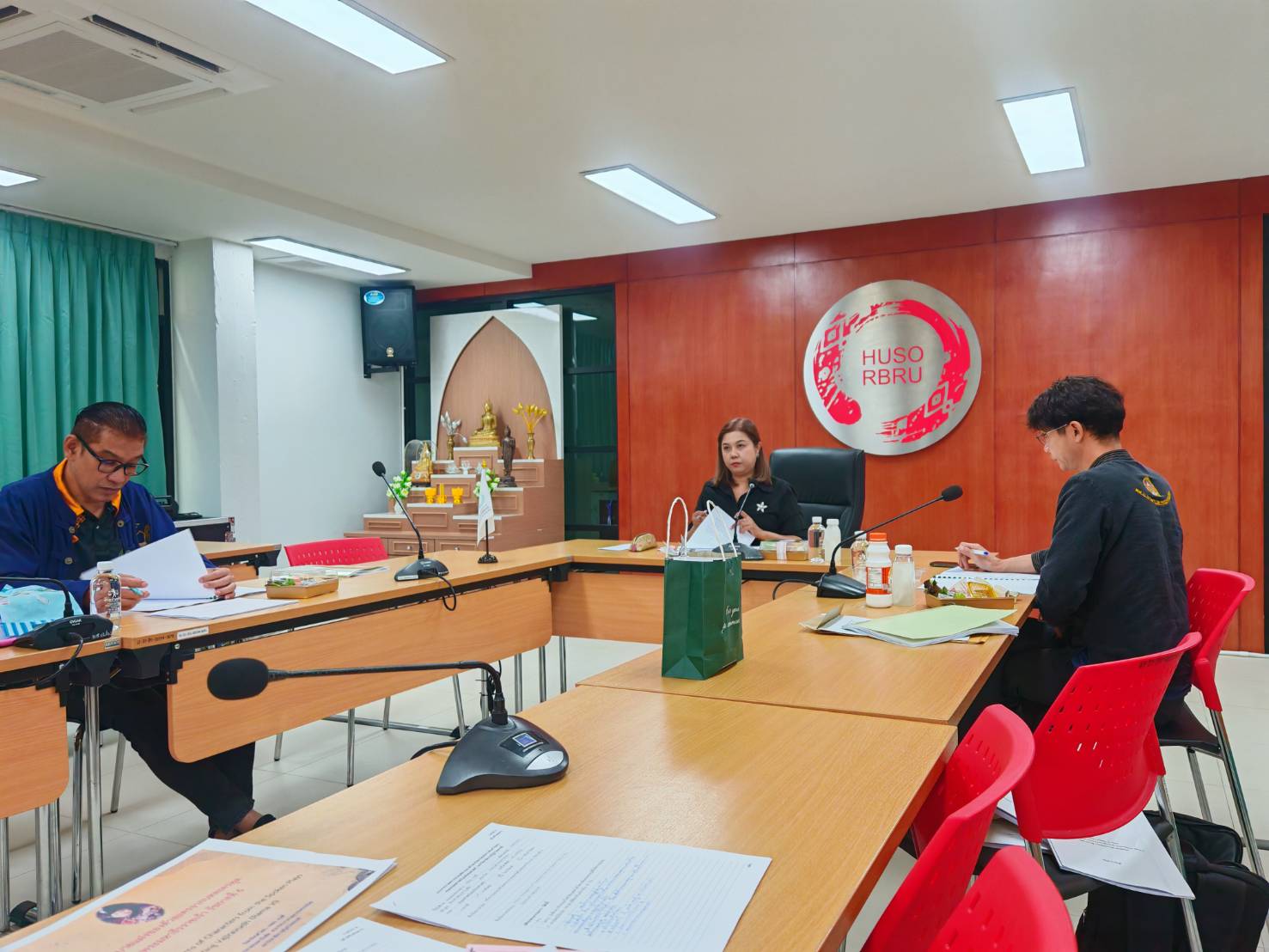 หลักสูตรศิลปศาสตรมหาบัณฑิต สาขาวิชาภาษาและวรรณกรรมไทย จัดสอบเค้าโครงวิทยานิพนธ์