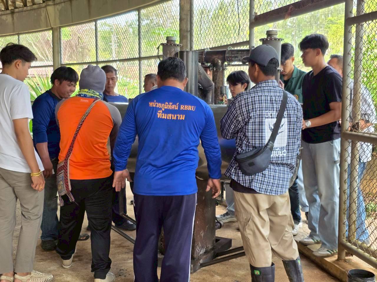 คณะเทคโนโลยีการเกษตร มหาวิทยาลัยราชภัฏรำไพพรรณี จัดเวิร์กชอป “จัดการของเสียสู่ความมั่งคั่ง” ชูนวัตกรรมไบโอชาร์ ขับเคลื่อนเกษตรและสิ่งแวดล้อมยั่งยืน