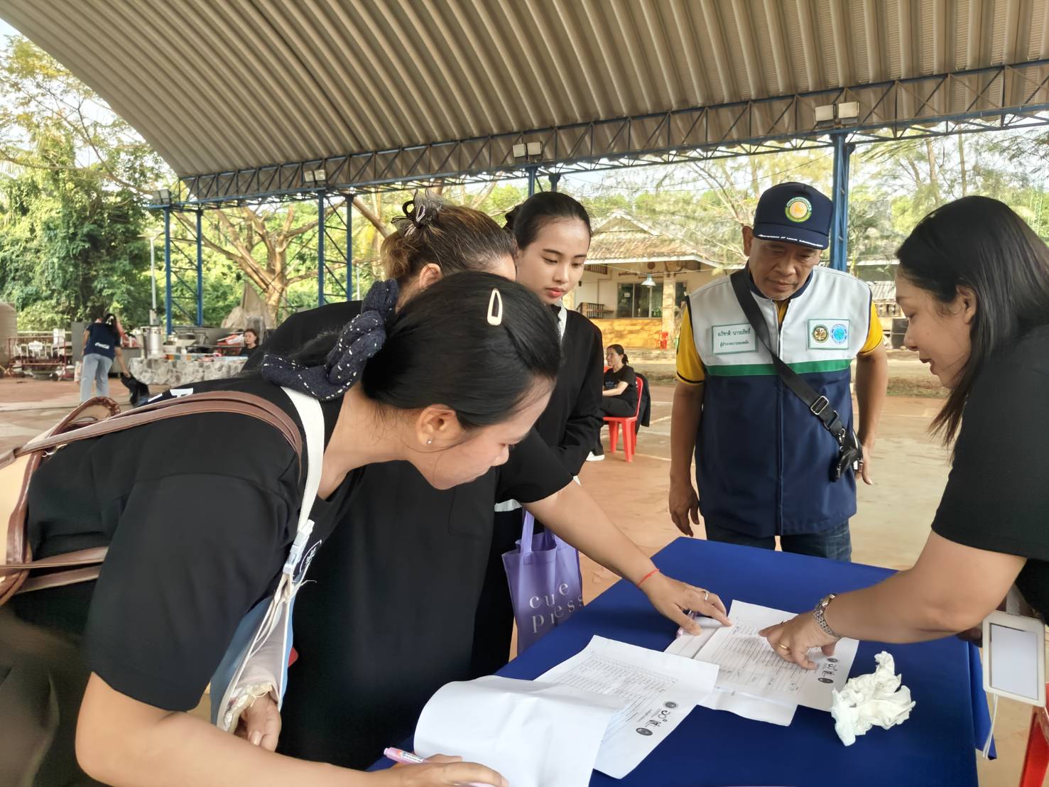 พยาบาลราชภัฏรำไพพรรณี ติวเข้มชาวเกาะหมาก รับมือภัยทะเล-โลกร้อน