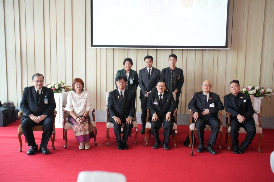 ร่วมกิจกรรมคณะกรรมการเทิดพระเกียรติสมเด็จพระนางเจ้ารำไพพรรณี ครบ 100 ปี ณ รัฐสภา