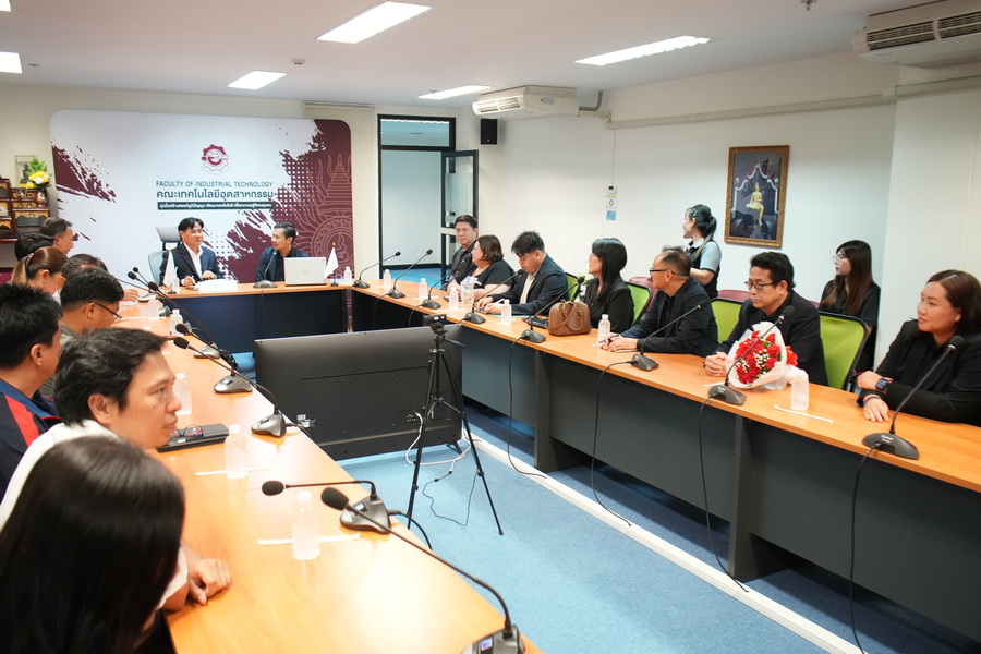 รักษาราชการแทนอธิการบดี ตรวจเยี่ยมคณะวิศวกรรมศาสตร์และเทคโนโลยีอุตสาหกรรม