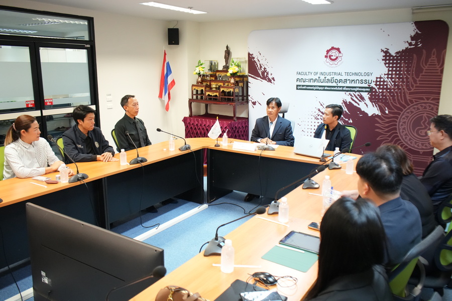 รักษาราชการแทนอธิการบดี ตรวจเยี่ยมคณะวิศวกรรมศาสตร์และเทคโนโลยีอุตสาหกรรม