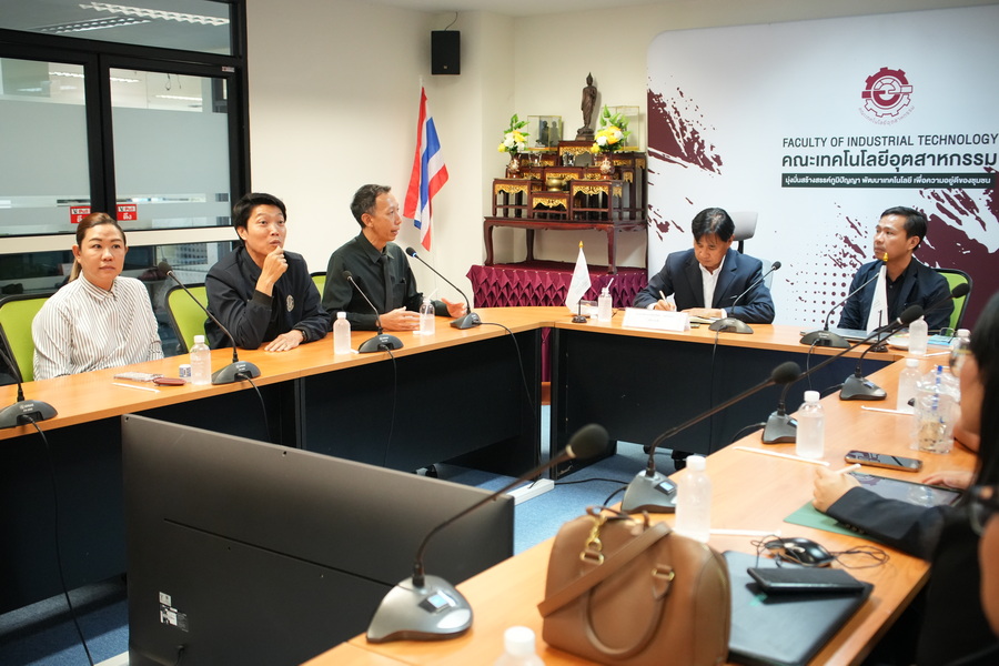 รักษาราชการแทนอธิการบดี ตรวจเยี่ยมคณะวิศวกรรมศาสตร์และเทคโนโลยีอุตสาหกรรม