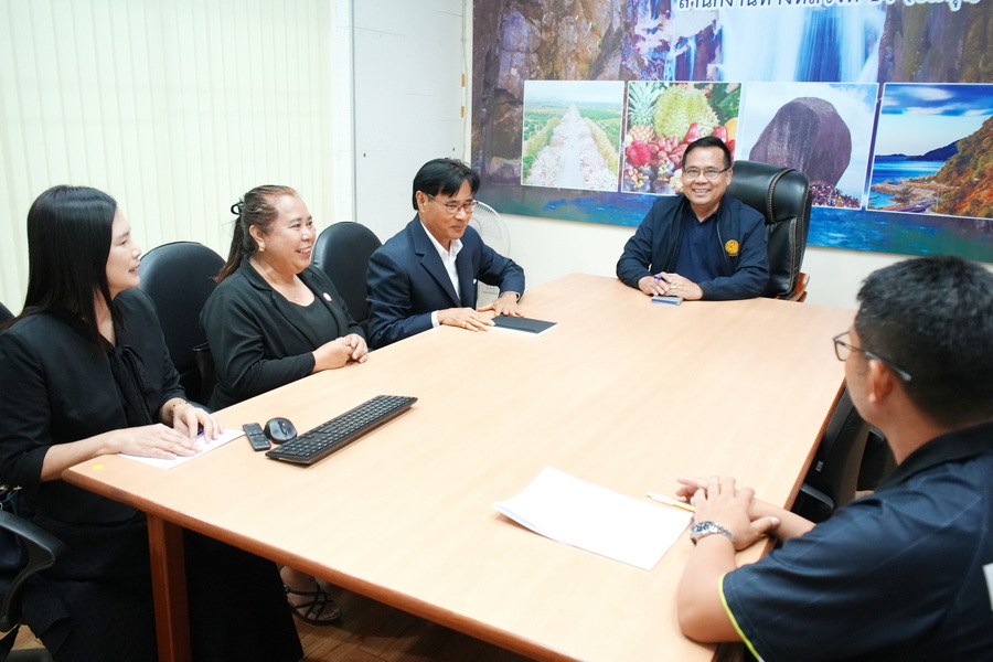 ผู้บริหารร่วมประชุมแขวงทางหลวงจันทบุรี