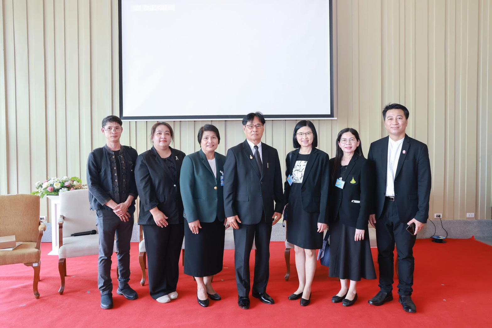 ผศ.ดร.พรโชค พิชญ อู๋สมบูรณ์ ร่วมเป็นวิทยากรเสวนาเทิดพระเกียรติสมเด็จพระนางเจ้ารำไพพรรณีฯ ณ อาคารรัฐสภา