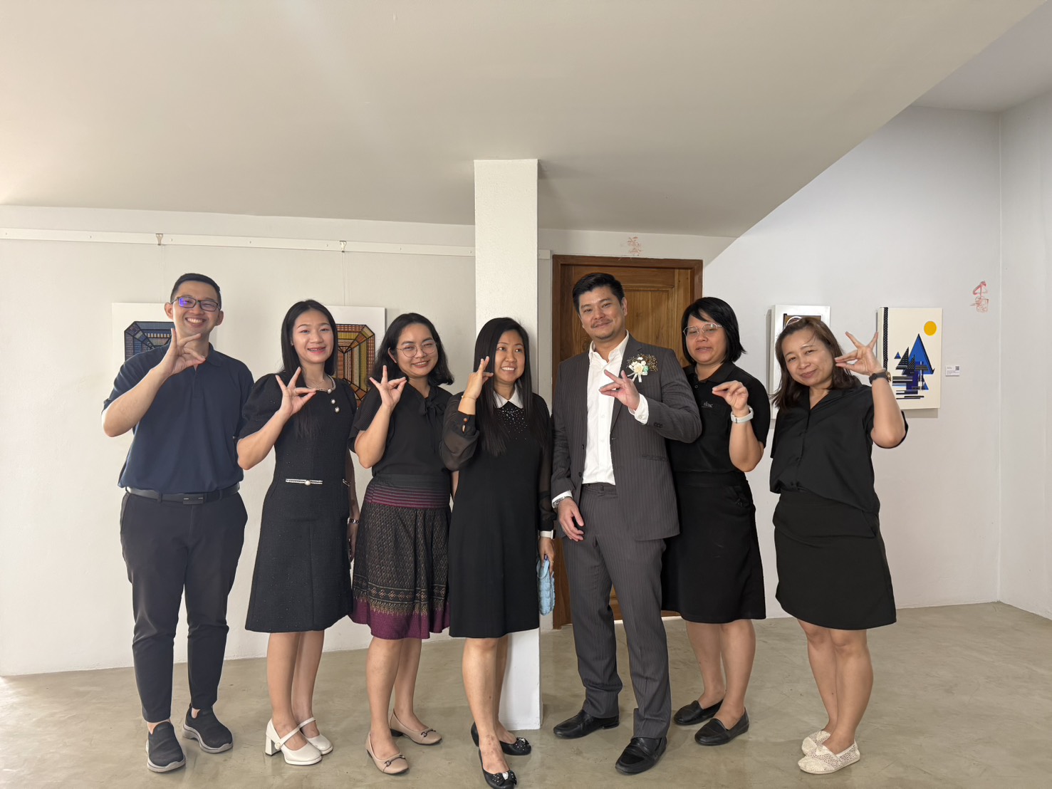 คณะมนุษยศาสตร์ฯ มรภ.รำไพพรรณี ร่วมกับศิลปินจีน เปิดนิทรรศการ “เสน่ห์เจิดจรัส” กระชับความสัมพันธ์ไทย-จีน ผ่านงานศิลปะ