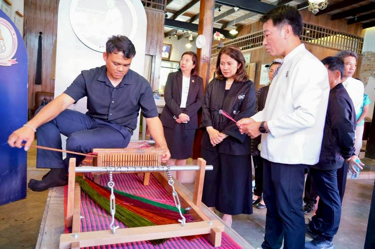 จัดแสดงนิทรรศการภูมิปัญญา การทอเสื่อกกจันทบูรกับเรื่องราวของสมเด็จฯในกิจกรรมเปิดเส้นทางท่องเที่ยววิถีชุมชน สุดยอดชุมชนต้นแบบ “เที่ยวชุมชน ยลวิถี” ย่านเมืองเก่าริมน้ำจันทบูร