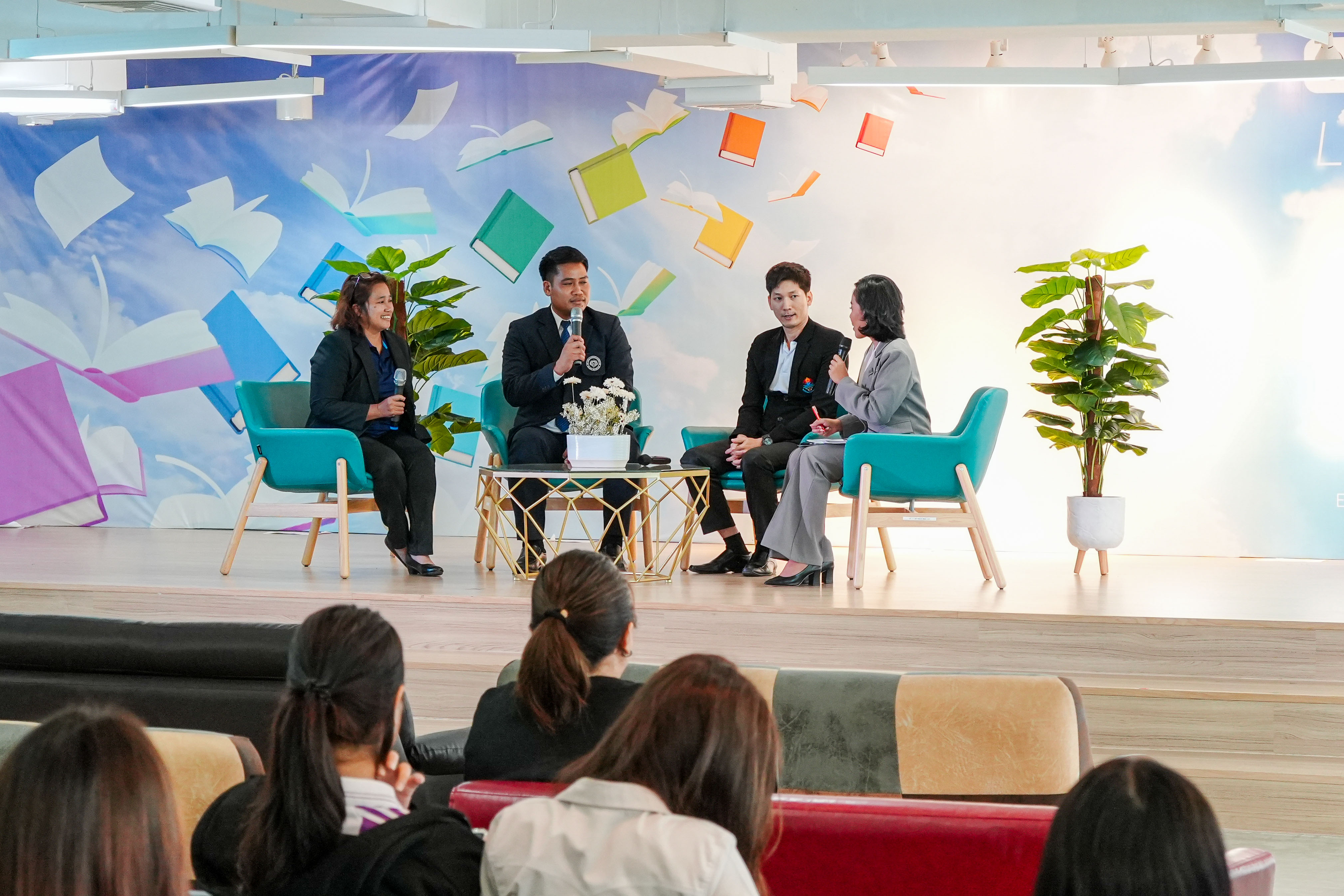 สำนักวิทยบริการฯ จัดกิจกรรม Edutech Showcase ขับเคลื่อนการใช้ AI ยกระดับการศึกษาและขยายผลนวัตกรรมสู่โรงเรียนในจังหวัดจันทบุรี