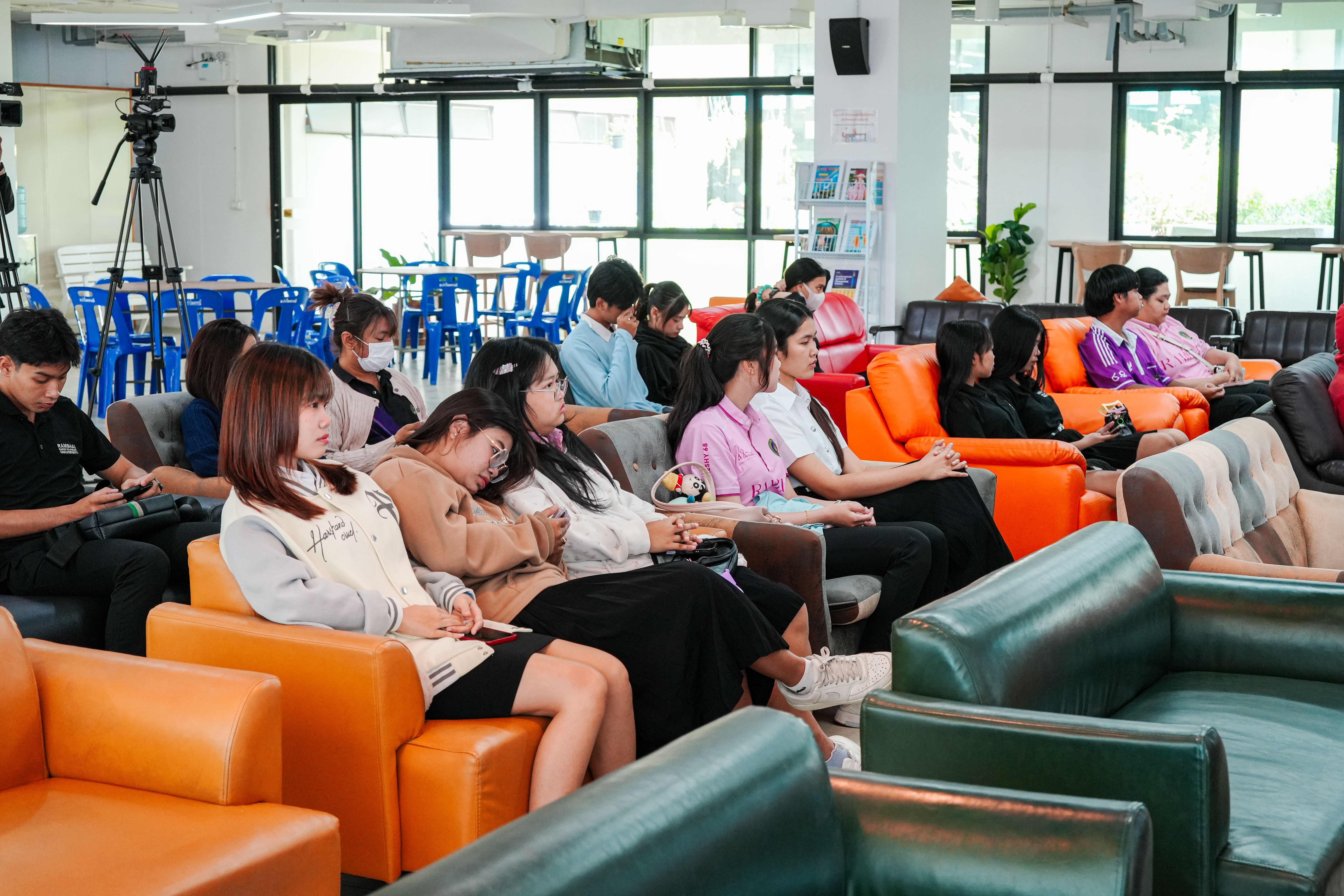 สำนักวิทยบริการฯ จัดกิจกรรม Edutech Showcase ขับเคลื่อนการใช้ AI ยกระดับการศึกษาและขยายผลนวัตกรรมสู่โรงเรียนในจังหวัดจันทบุรี