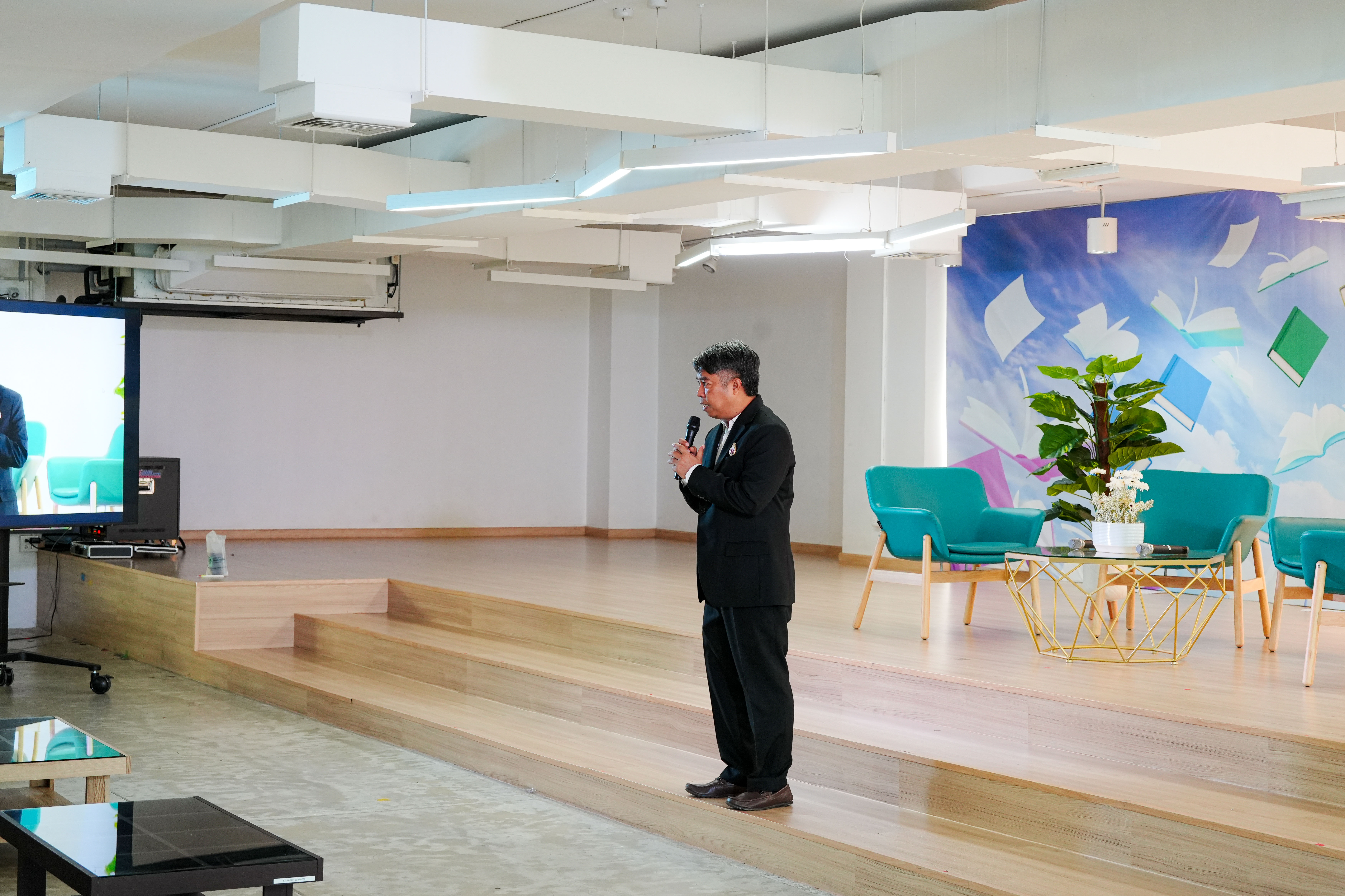 สำนักวิทยบริการฯ จัดกิจกรรม Edutech Showcase ขับเคลื่อนการใช้ AI ยกระดับการศึกษาและขยายผลนวัตกรรมสู่โรงเรียนในจังหวัดจันทบุรี