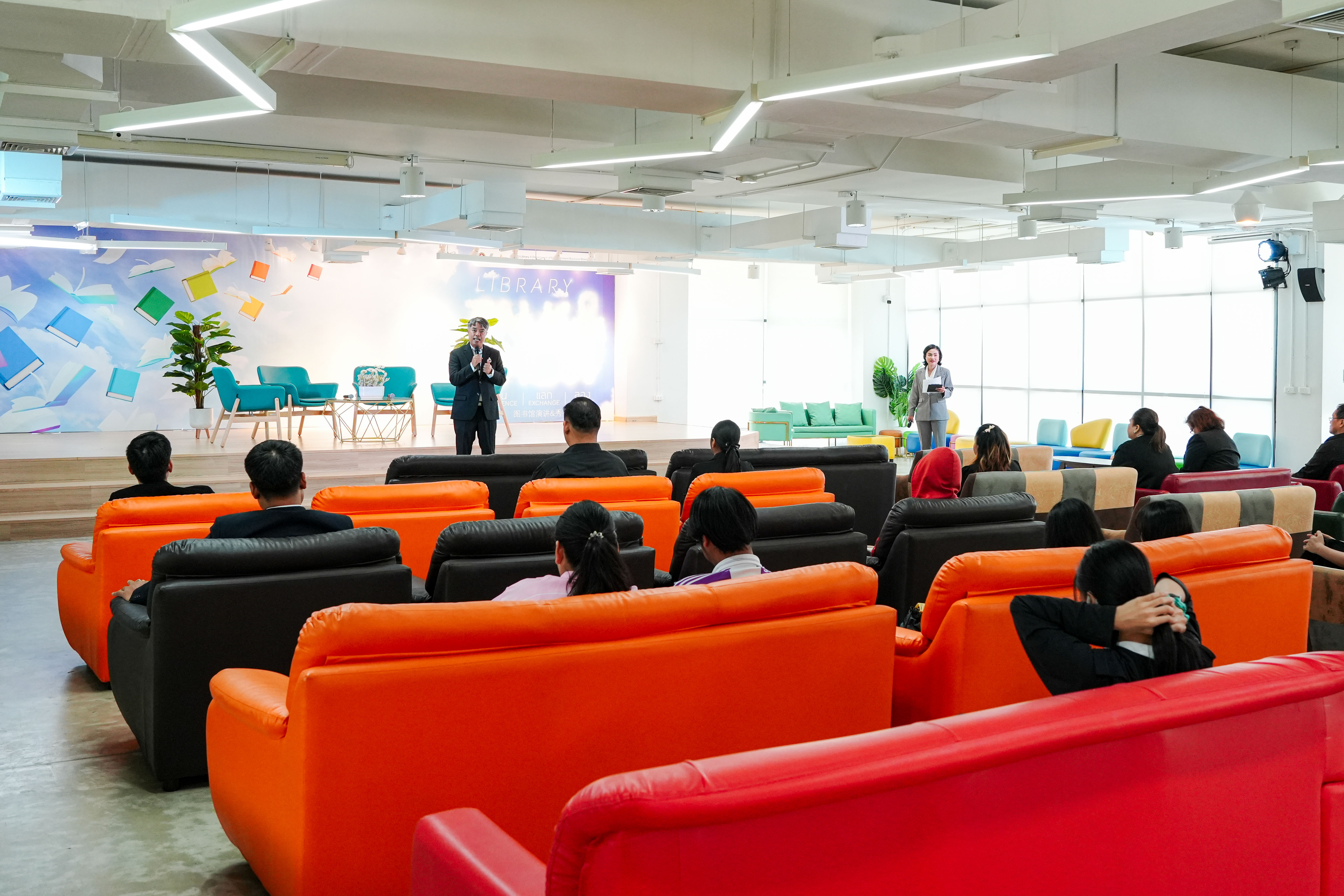 สำนักวิทยบริการฯ จัดกิจกรรม Edutech Showcase ขับเคลื่อนการใช้ AI ยกระดับการศึกษาและขยายผลนวัตกรรมสู่โรงเรียนในจังหวัดจันทบุรี