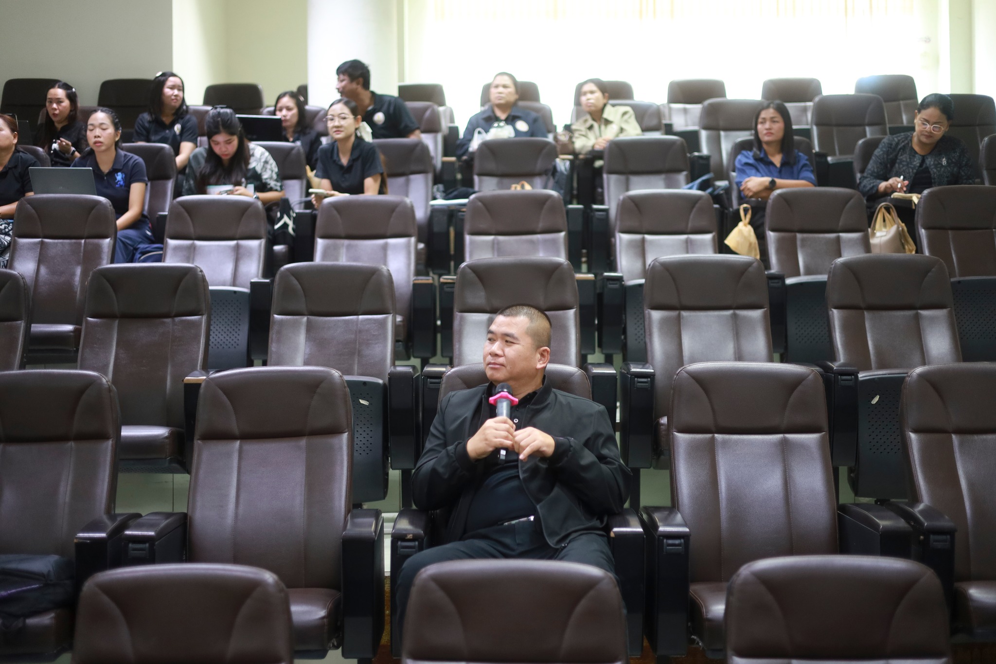ศูนย์ประสานงาน อพ.สธ.-มร.รพ. จัดประชุมกลุ่มสมาชิกสวนพฤกษศาสตร์โรงเรียน หลักสูตร การบริหารและการจัดการองค์ประกอบที่ 1 และองค์ประกอบที่ 2 ครั้งที่ 1/2569