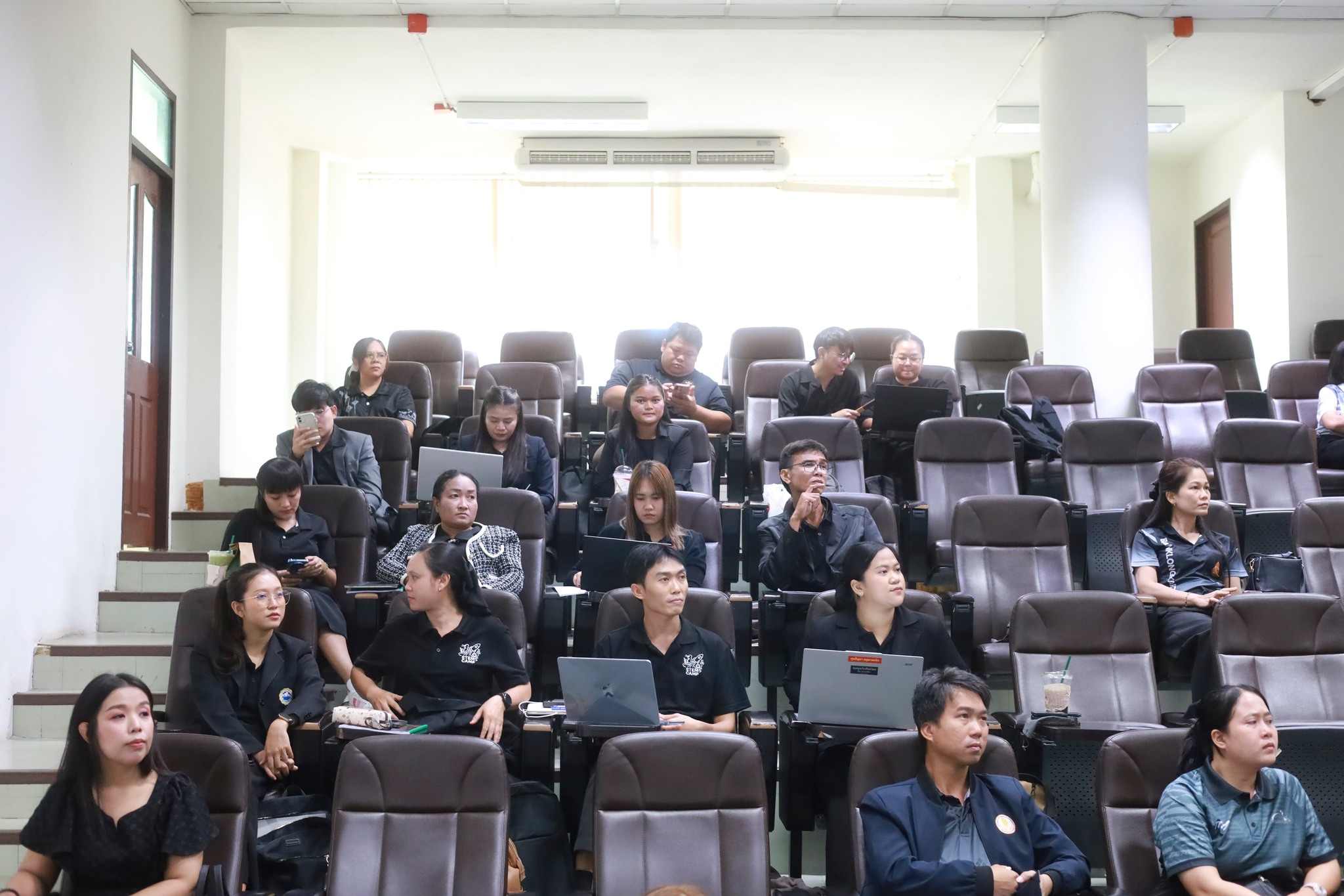 ศูนย์ประสานงาน อพ.สธ.-มร.รพ. จัดประชุมกลุ่มสมาชิกสวนพฤกษศาสตร์โรงเรียน หลักสูตร การบริหารและการจัดการองค์ประกอบที่ 1 และองค์ประกอบที่ 2 ครั้งที่ 1/2569