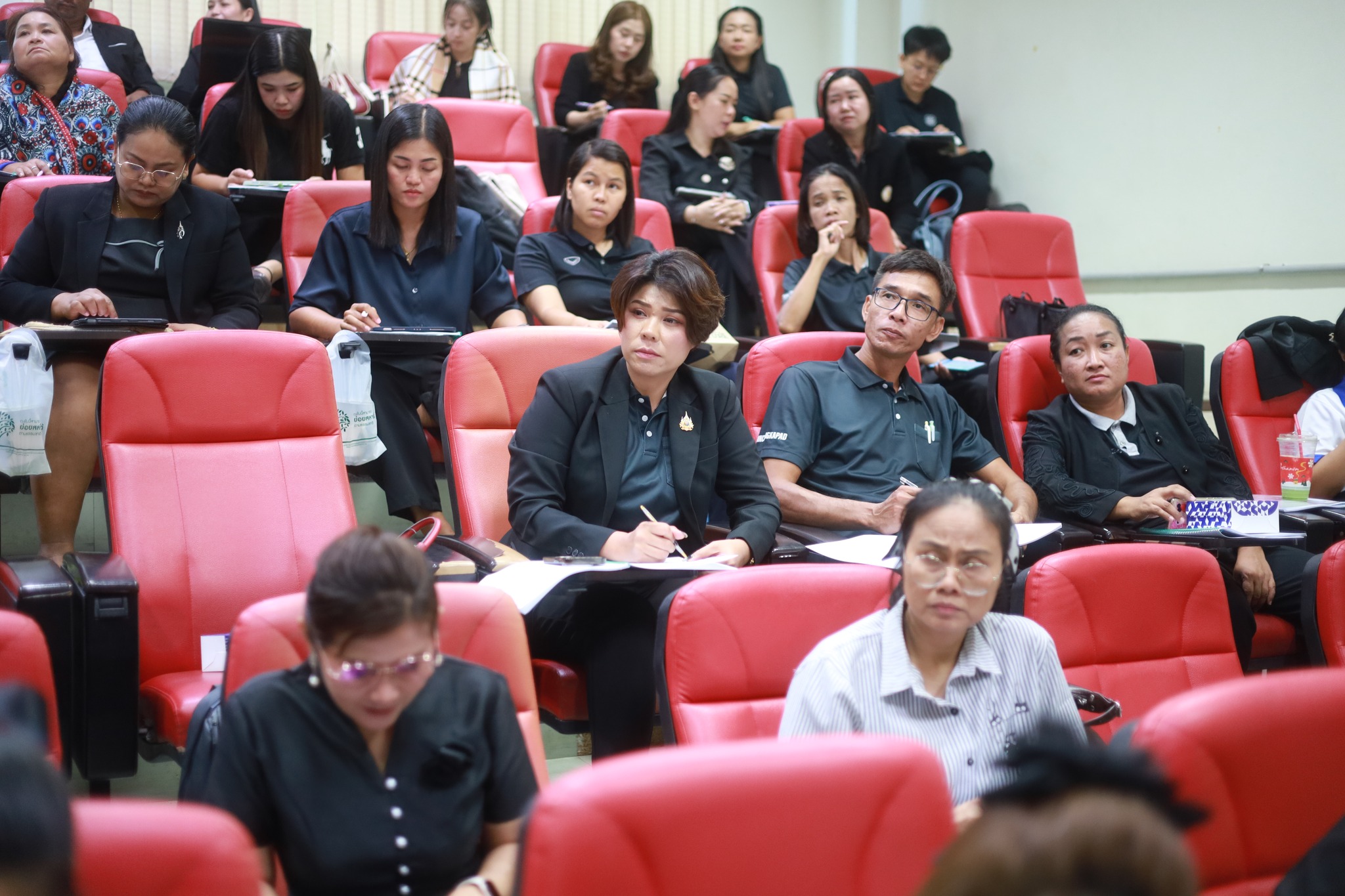 ศูนย์ประสานงาน อพ.สธ.-มร.รพ. จัดประชุมกลุ่มสมาชิกสวนพฤกษศาสตร์โรงเรียน หลักสูตร การบริหารและการจัดการองค์ประกอบที่ 1 และองค์ประกอบที่ 2 ครั้งที่ 1/2569