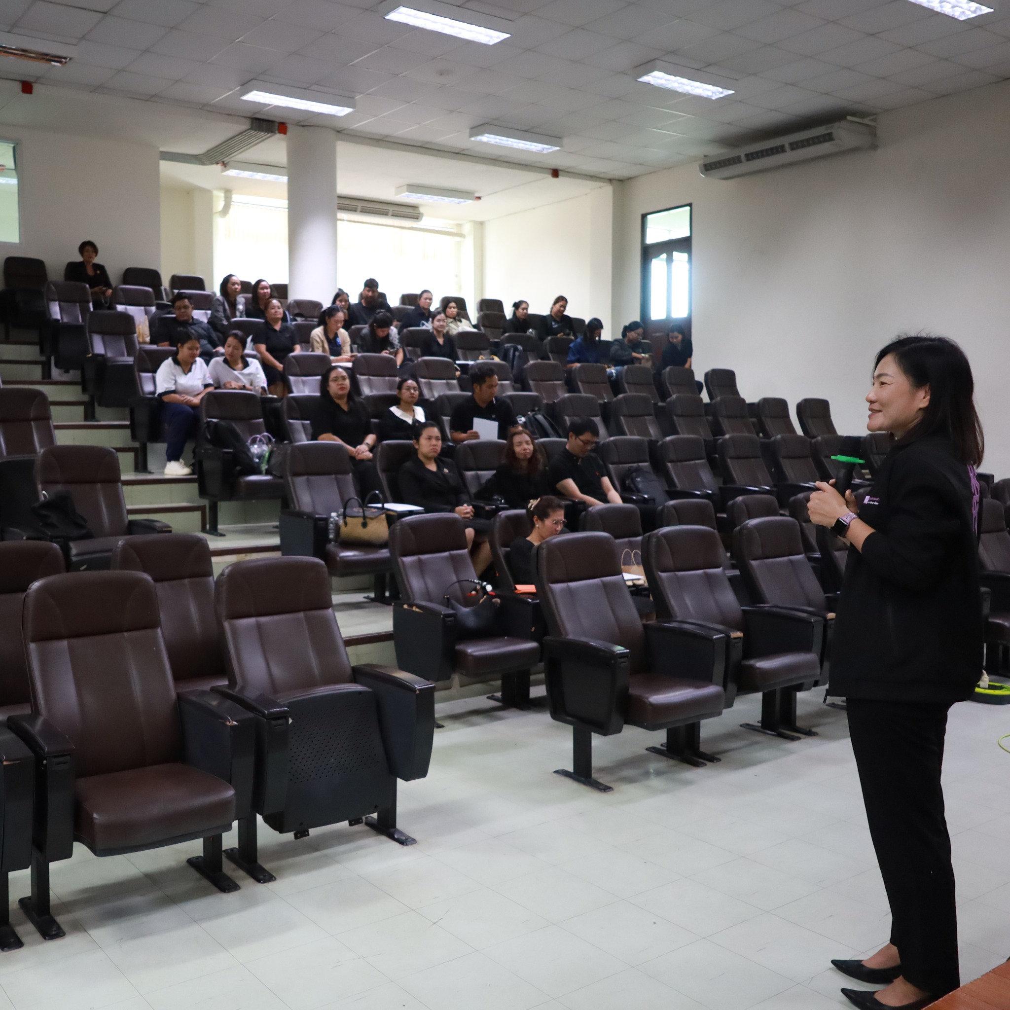 ศูนย์ประสานงาน อพ.สธ.-มร.รพ. จัดประชุมกลุ่มสมาชิกสวนพฤกษศาสตร์โรงเรียน หลักสูตร การบริหารและการจัดการองค์ประกอบที่ 1 และองค์ประกอบที่ 2 ครั้งที่ 1/2569