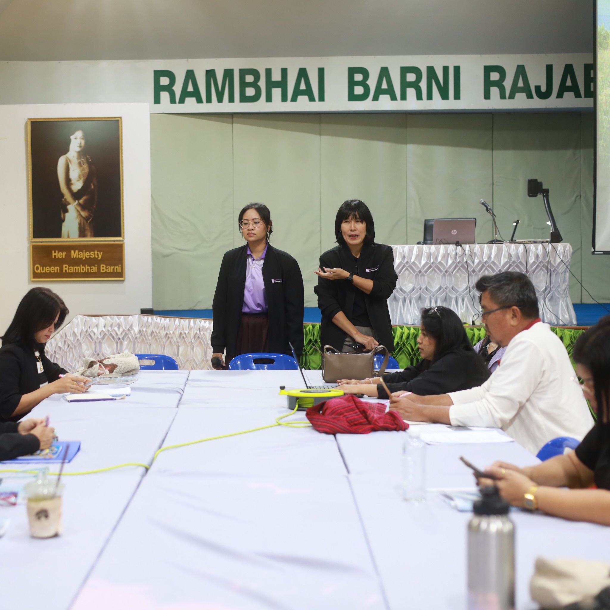 ศูนย์ประสานงาน อพ.สธ.-มร.รพ. จัดพิธีปิดและมอบเกียรติบัตร การประชุมกลุ่มสมาชิกฐานทรัพยากรท้องถิ่น หลักสูตร การบริหารและการจัดการ งานที่ 1 งานที่ 2 และงานที่ 3 ครั้งที่ 1/2569