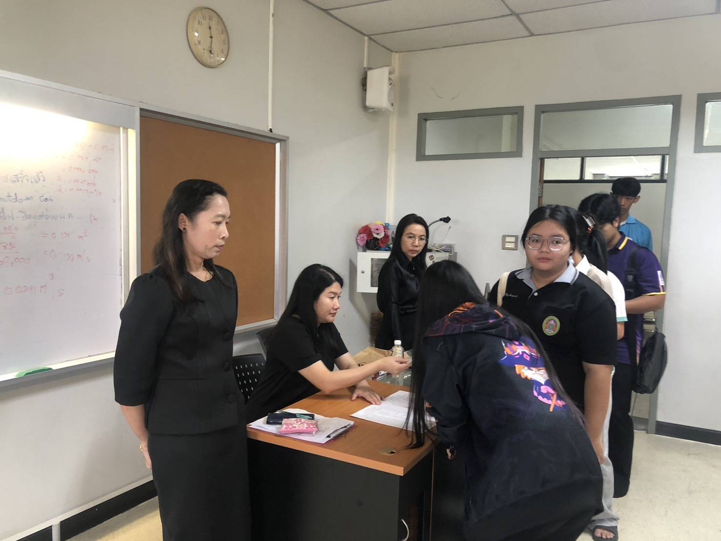 TEST : English Extra Course #4/2568