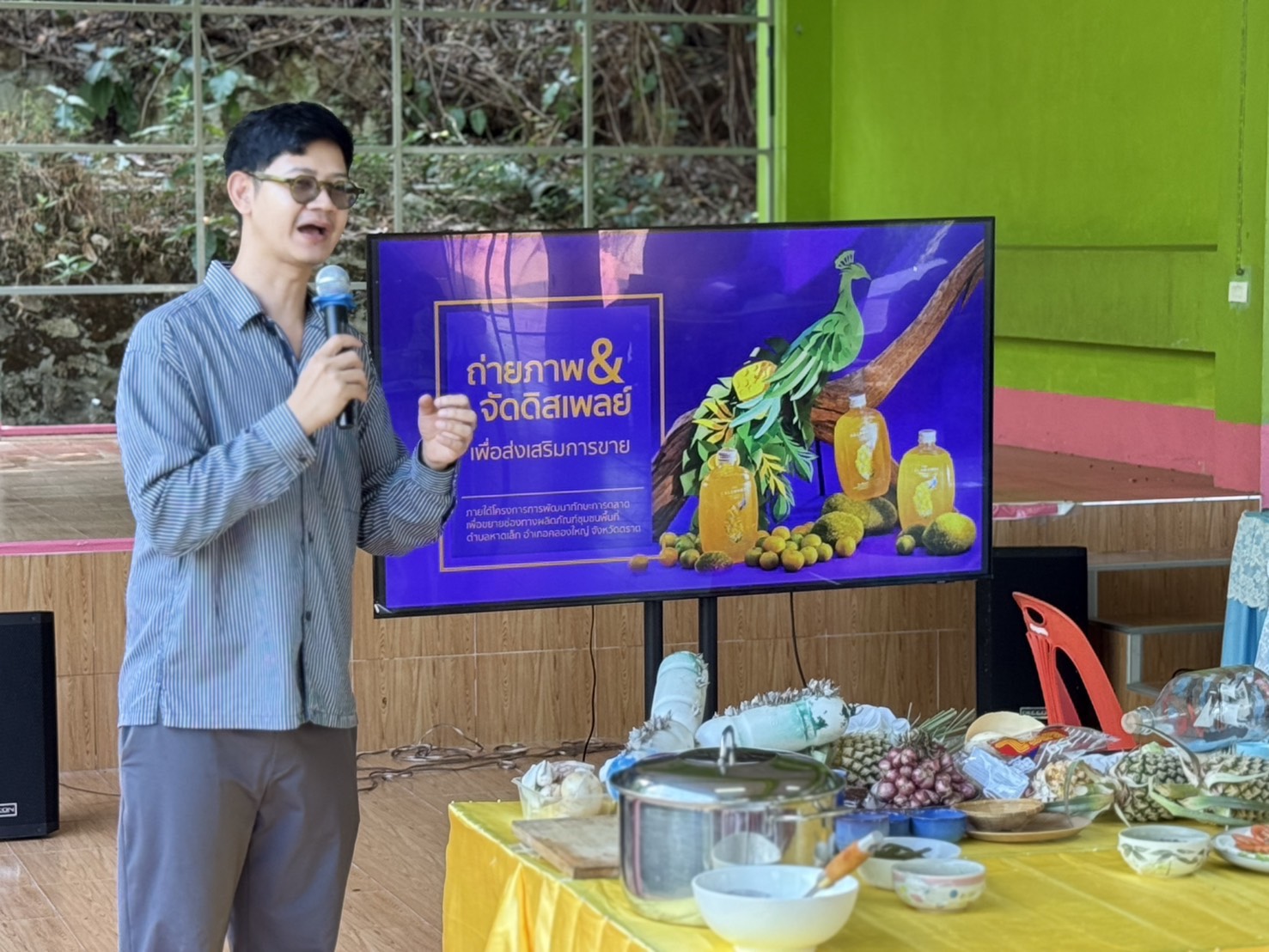 คณะมนุษย์ฯ ลงพื้นที่ ต.หาดเล็ก จ.ตราด เสริมแกร่งทักษะการตลาดผลิตภัณฑ์ชุมชนต่อเนื่องปีที่ 3