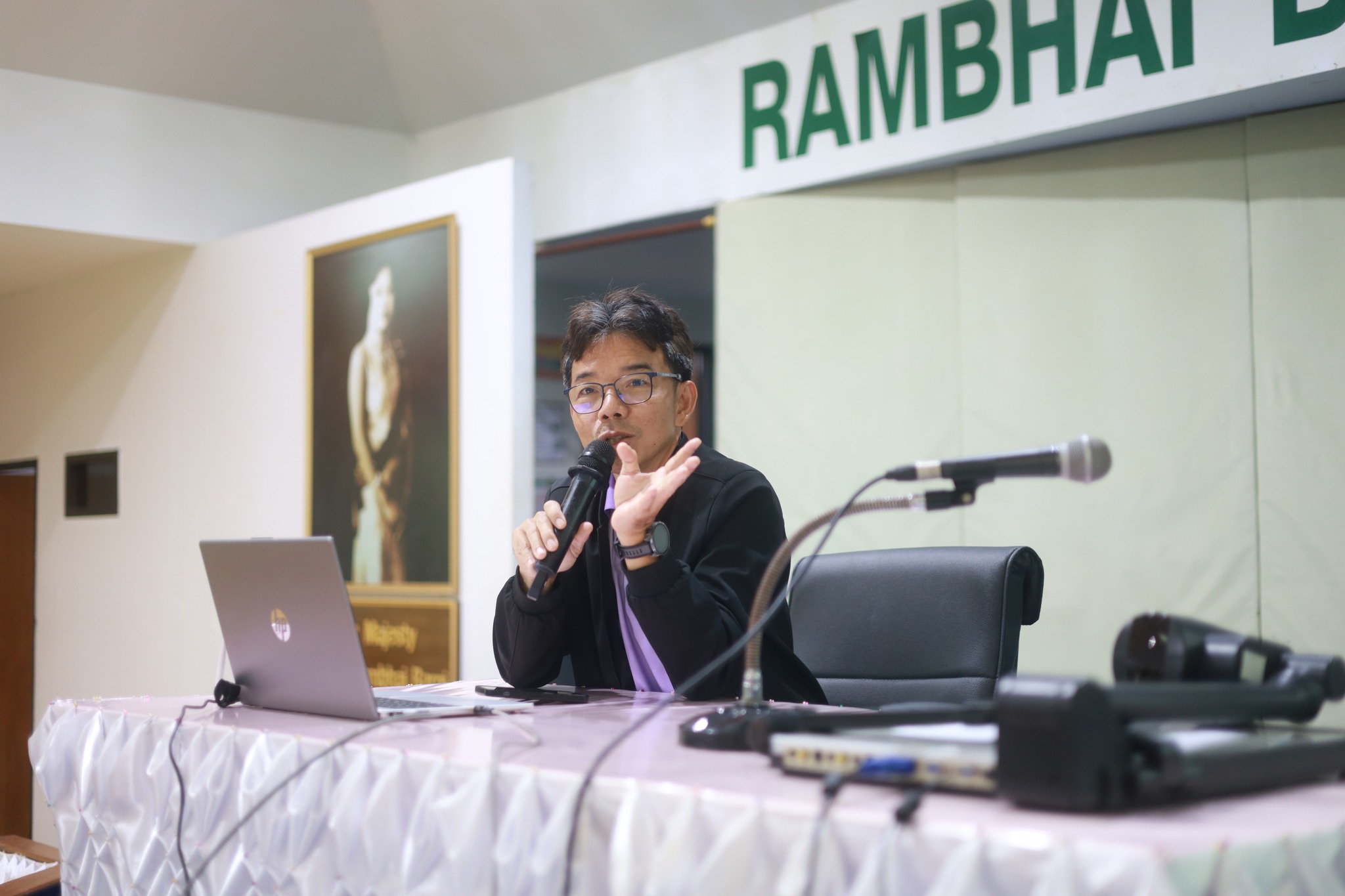 ศูนย์ประสานงาน อพ.สธ.-มหาวิทยาลัยราชภัฏรำไพพรรณี (อพ.สธ.-มร.รพ.) จัดโครงการอบรมปฏิบัติการ หลักสูตร การสำรวจและจัดทำฐานทรัพยากรท้องถิ่น (9 ใบงาน) ครั้งที่ 1/2569 (วันที่1)