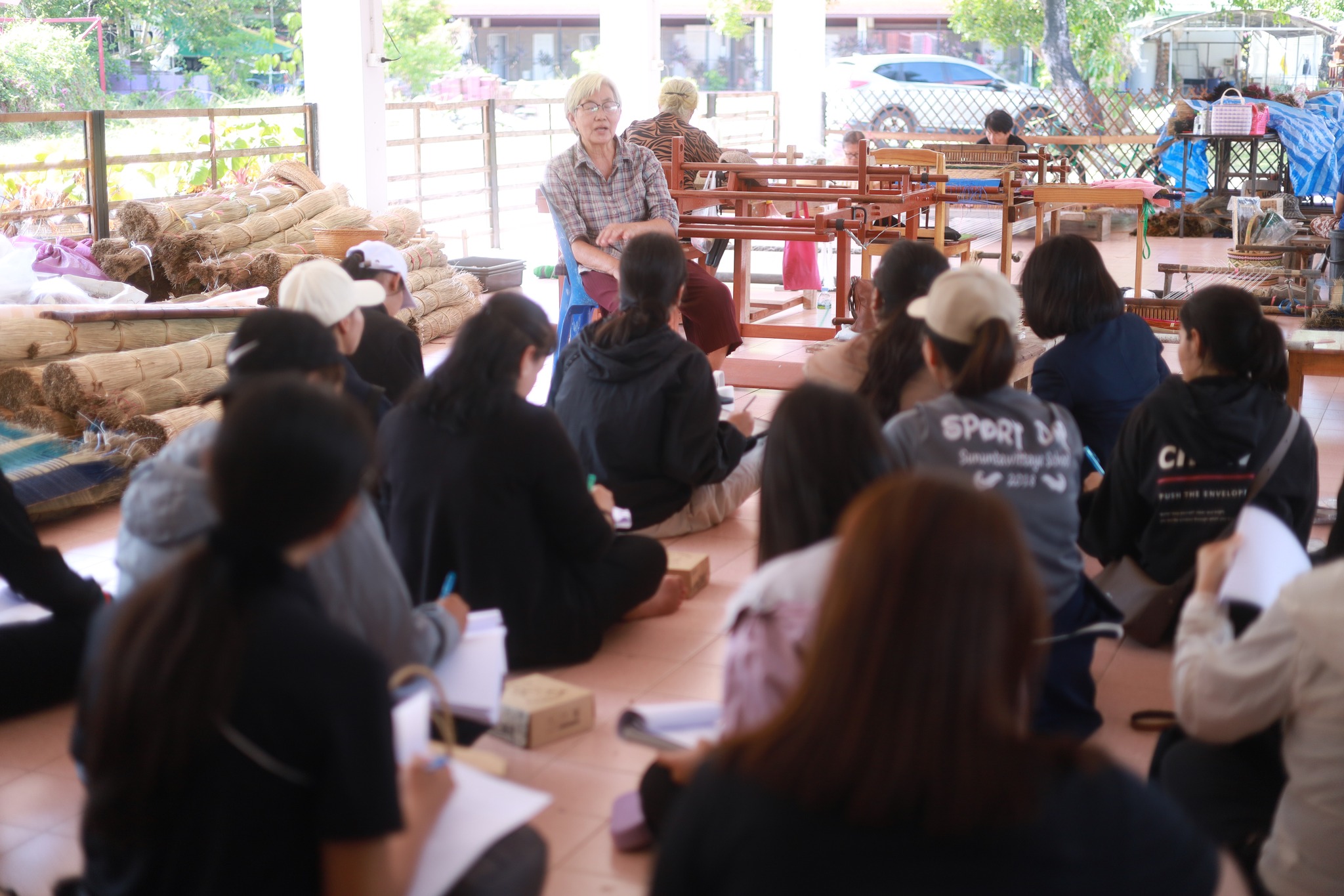ศูนย์ประสานงาน อพ.สธ. -มหาวิทยาลัยราชภัฏรำไพพรรณี (อพ.สธ.-มร.รพ.) 
จัดโครงการอบรมปฏิบัติการ หลักสูตร การสำรวจและจัดทำฐานทรัพยากรท้องถิ่น (9 ใบงาน) ครั้งที่ 1/2569 (วันที่2)