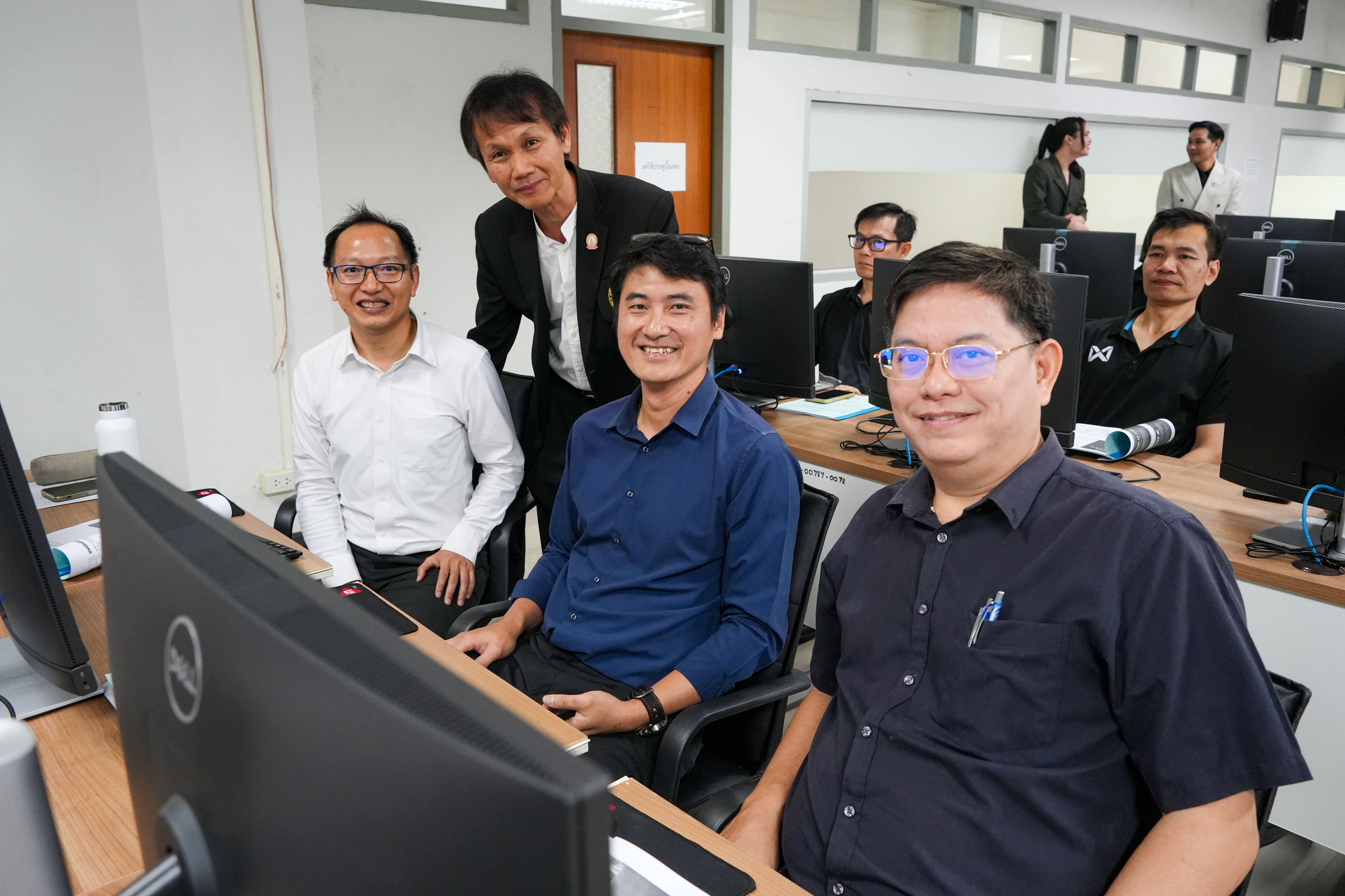 จัดอบรม "Vibe Coding" นำร่องเทรนด์ AI สร้างแอปฯ โดยไม่ต้องเขียนโค้ด ยกระดับการสอนยุคดิจิทัล