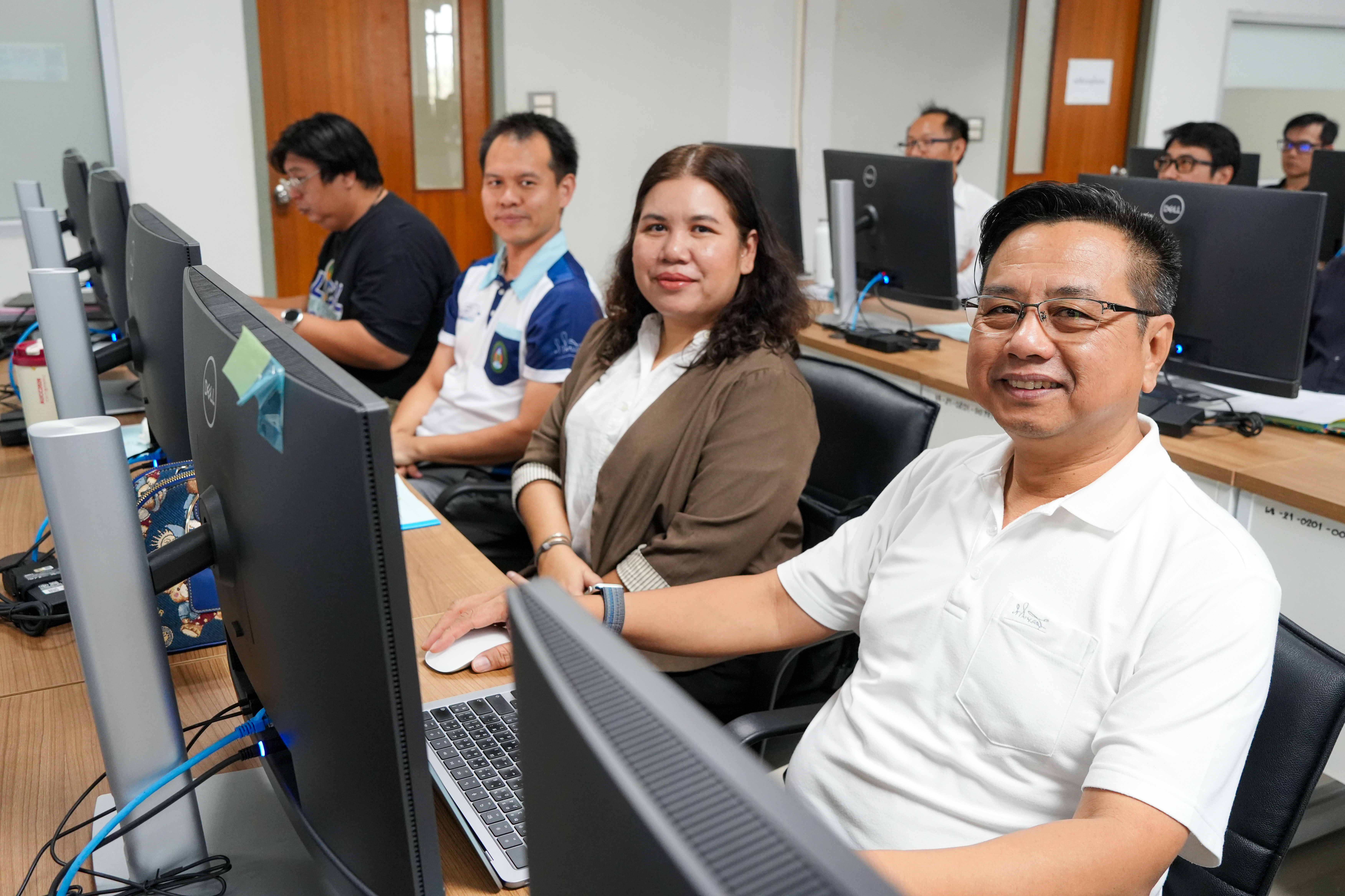 จัดอบรม "Vibe Coding" นำร่องเทรนด์ AI สร้างแอปฯ โดยไม่ต้องเขียนโค้ด ยกระดับการสอนยุคดิจิทัล