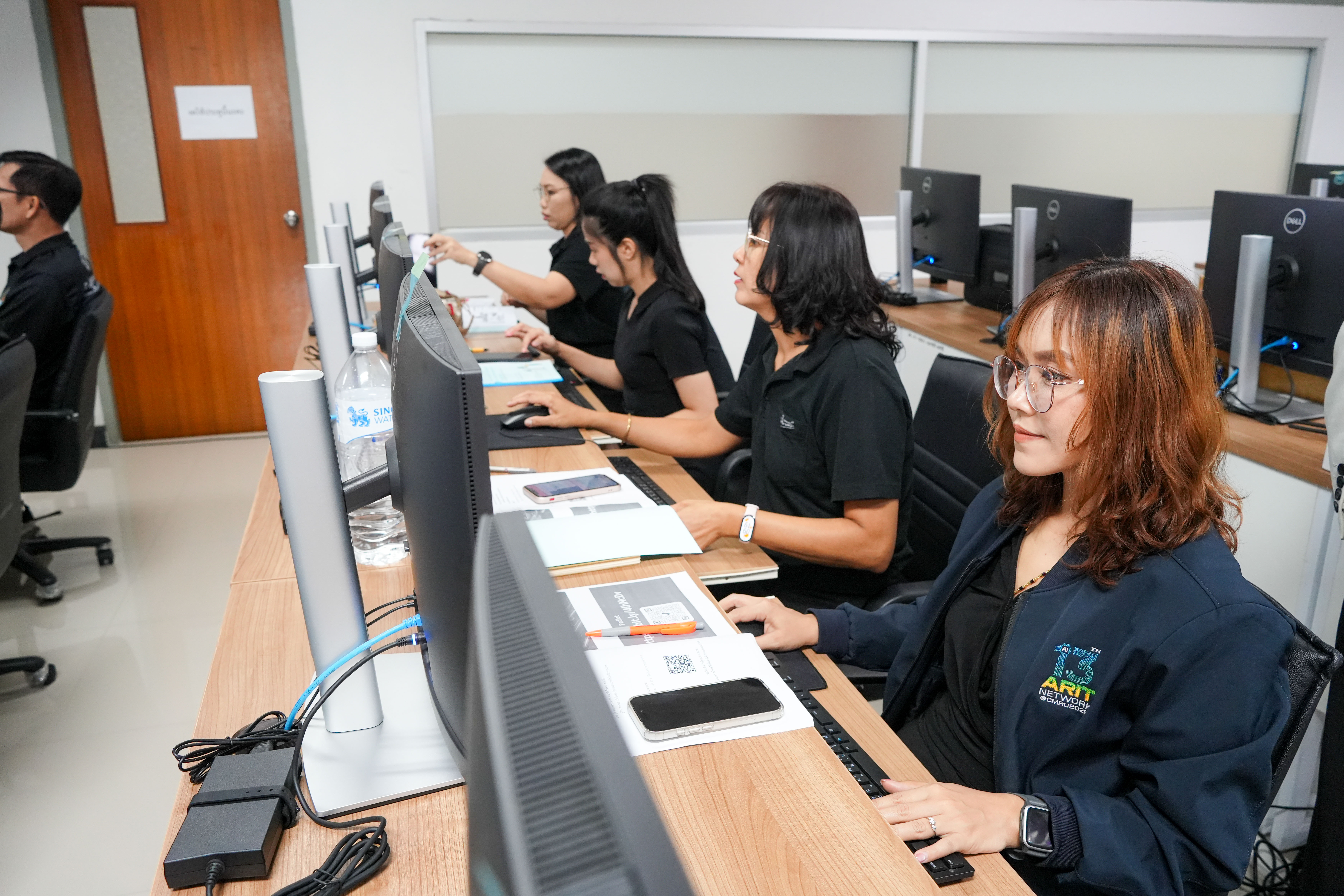 จัดอบรม "Vibe Coding" นำร่องเทรนด์ AI สร้างแอปฯ โดยไม่ต้องเขียนโค้ด ยกระดับการสอนยุคดิจิทัล