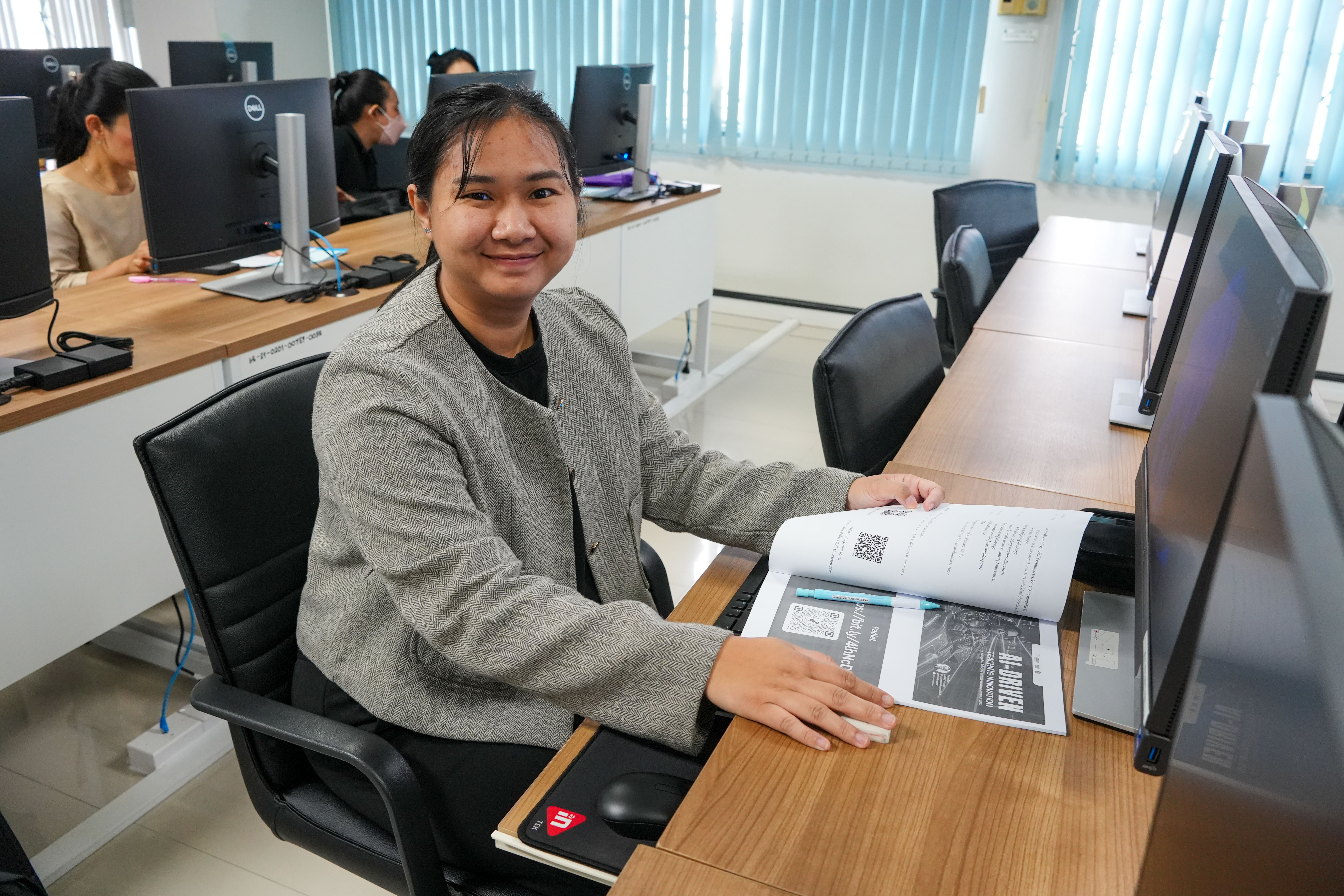 จัดอบรม "Vibe Coding" นำร่องเทรนด์ AI สร้างแอปฯ โดยไม่ต้องเขียนโค้ด ยกระดับการสอนยุคดิจิทัล