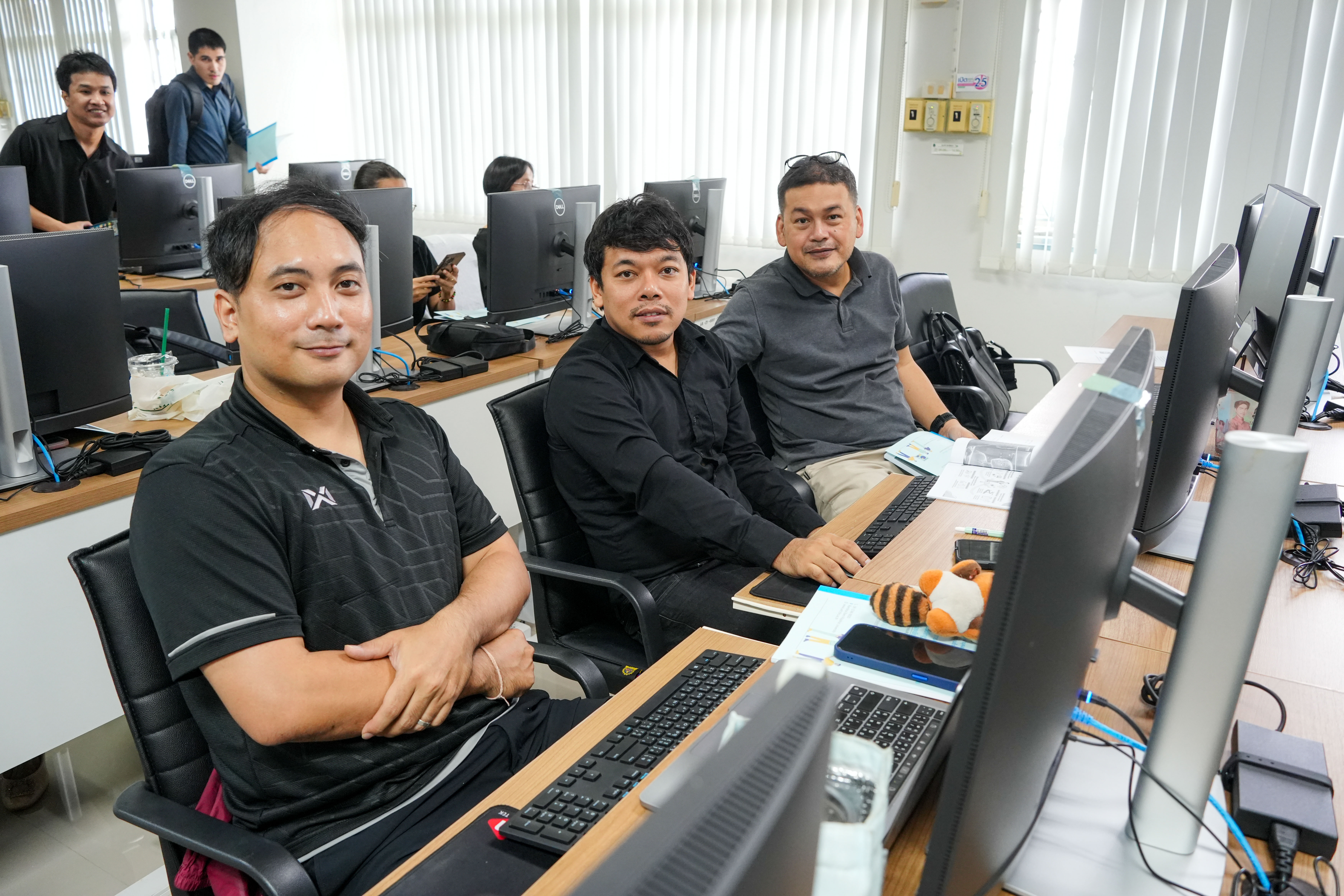 จัดอบรม "Vibe Coding" นำร่องเทรนด์ AI สร้างแอปฯ โดยไม่ต้องเขียนโค้ด ยกระดับการสอนยุคดิจิทัล