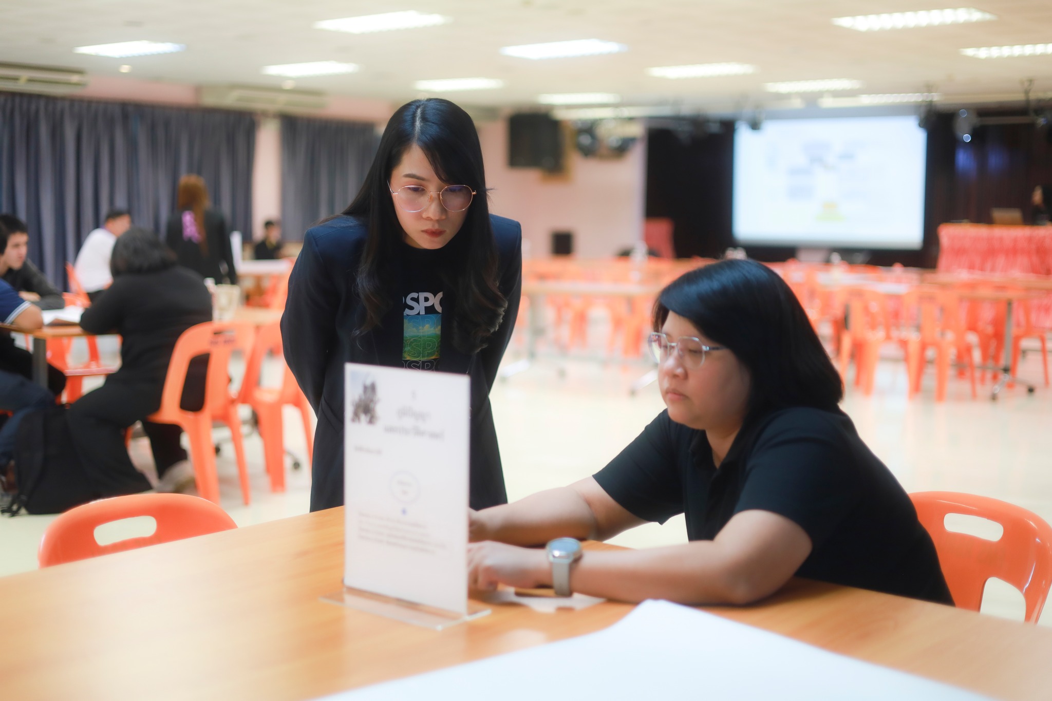 ศูนย์ประสานงาน อพ.สธ.-มร.รพ. จัดอบรมปฏิบัติการการพัฒนาแผนงานวิจัยและข้อเสนอโครงการบริการวิชาการ อพ.สธ. ปี 2571