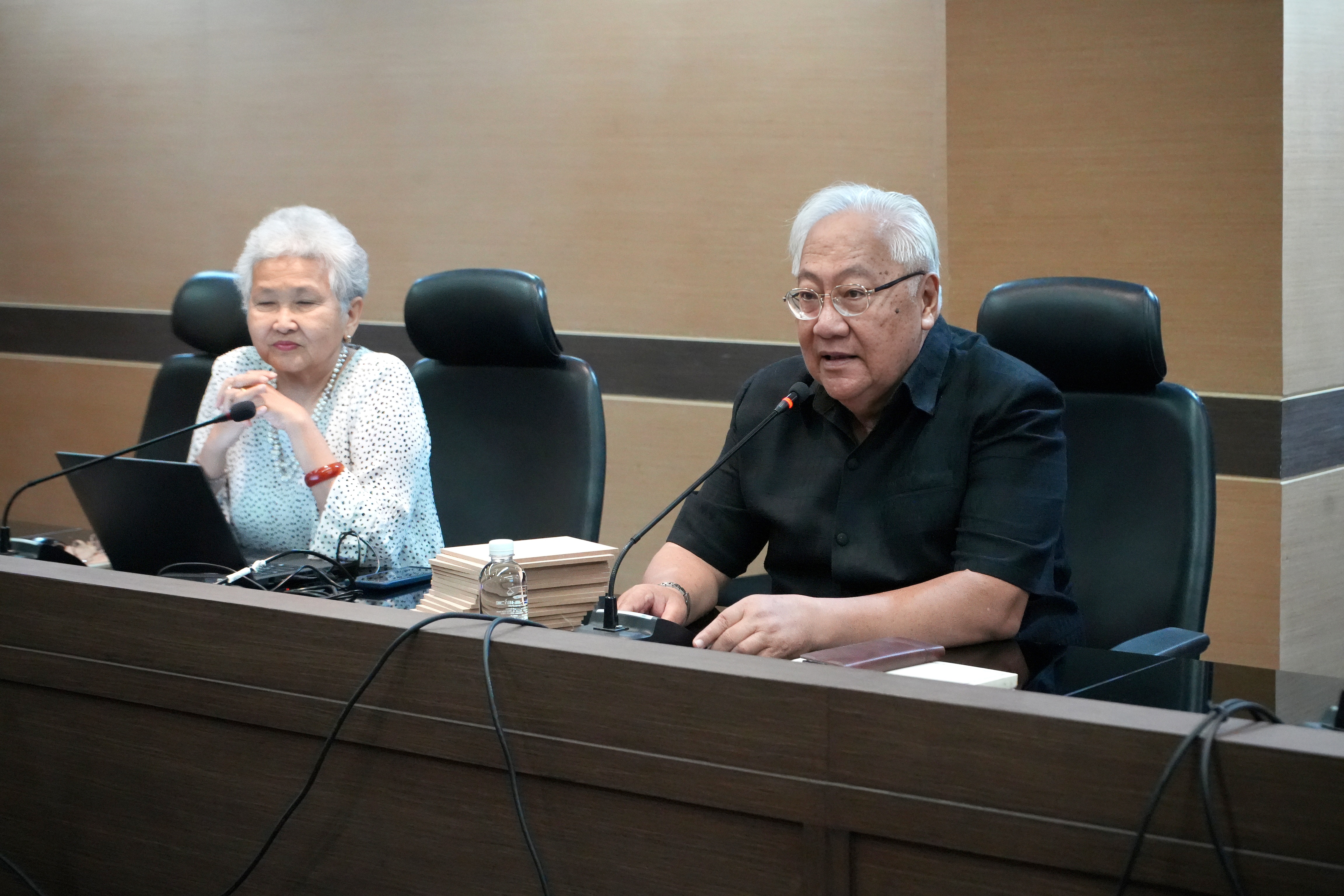 ประชุมร่วมมูลนิธิพระบรมราชานุสรณ์ฯ จัดกิจกรรมเทิดพระเกียรติ