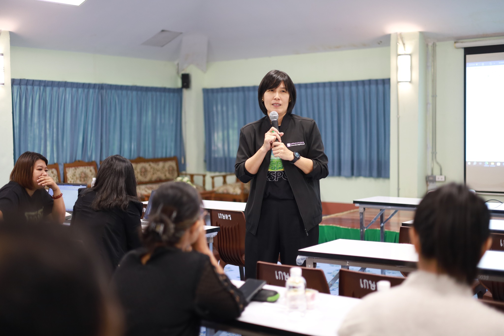 มรภ.รำไพพรรณี ติวเข้มบุคลากร! จัด Workshop เขียนข้อเสนอโครงการ อพ.สธ. ปี 2571 ตามแผนแม่บทระยะ 5 ปีที่แปด