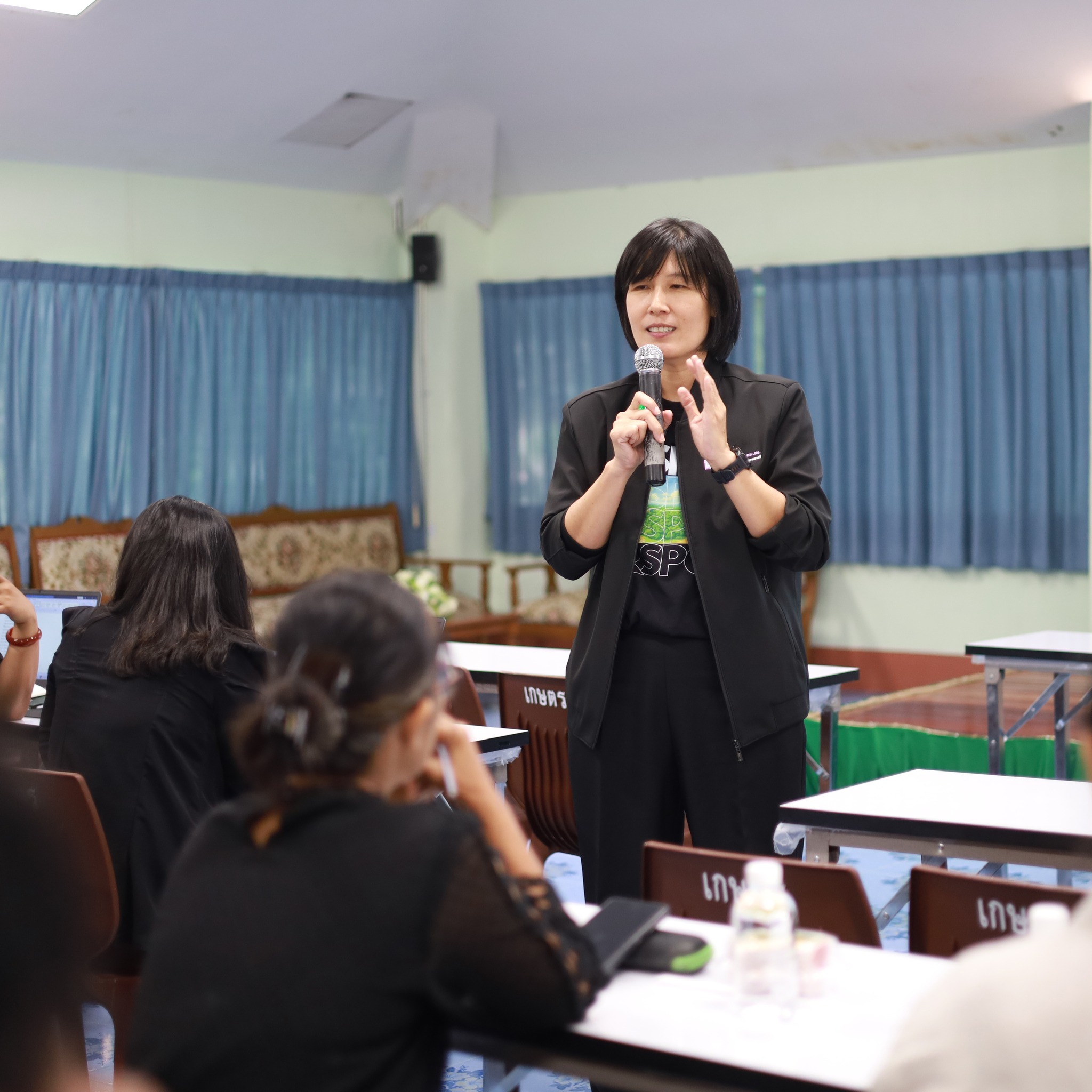 มรภ.รำไพพรรณี ติวเข้มบุคลากร! จัด Workshop เขียนข้อเสนอโครงการ อพ.สธ. ปี 2571 ตามแผนแม่บทระยะ 5 ปีที่แปด