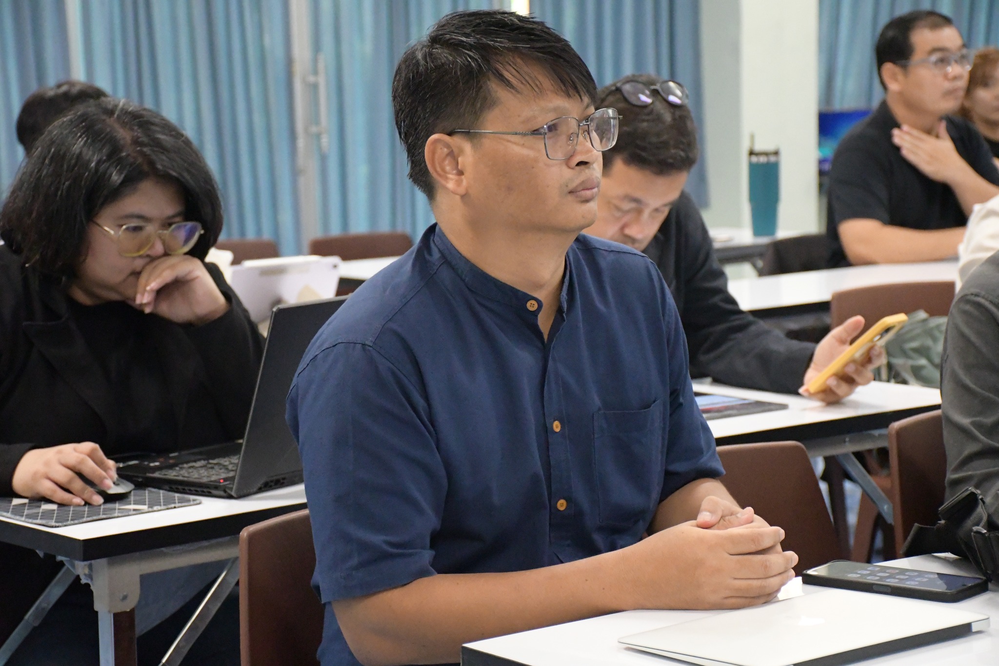 มรภ.รำไพพรรณี ติวเข้มบุคลากร! จัด Workshop เขียนข้อเสนอโครงการ อพ.สธ. ปี 2571 ตามแผนแม่บทระยะ 5 ปีที่แปด