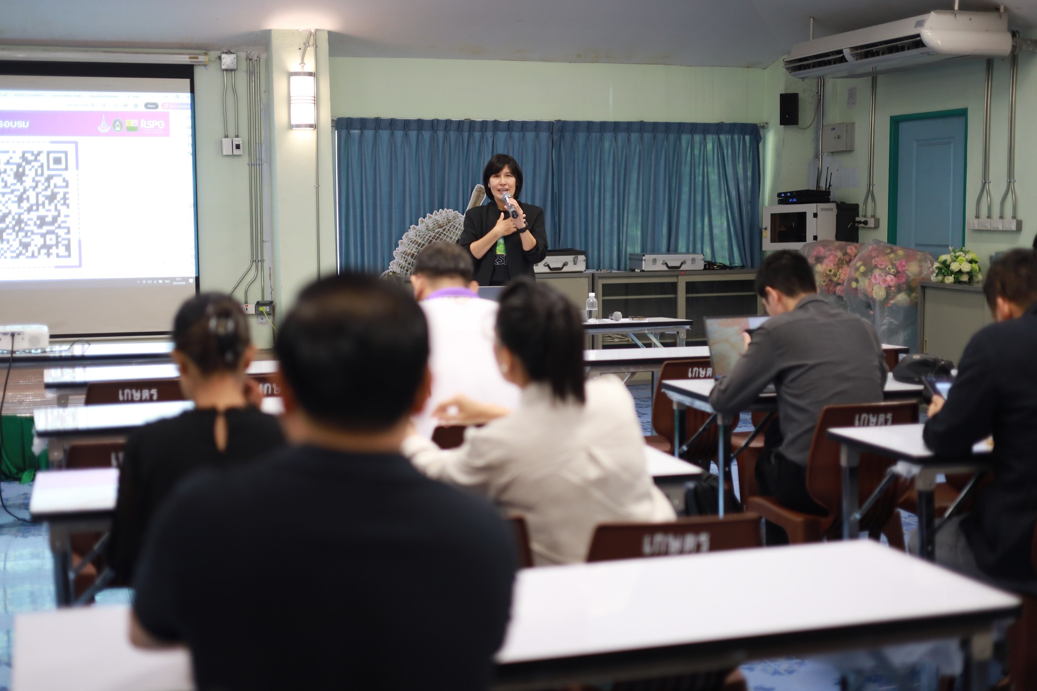 มรภ.รำไพพรรณี ติวเข้มบุคลากร! จัด Workshop เขียนข้อเสนอโครงการ อพ.สธ. ปี 2571 ตามแผนแม่บทระยะ 5 ปีที่แปด